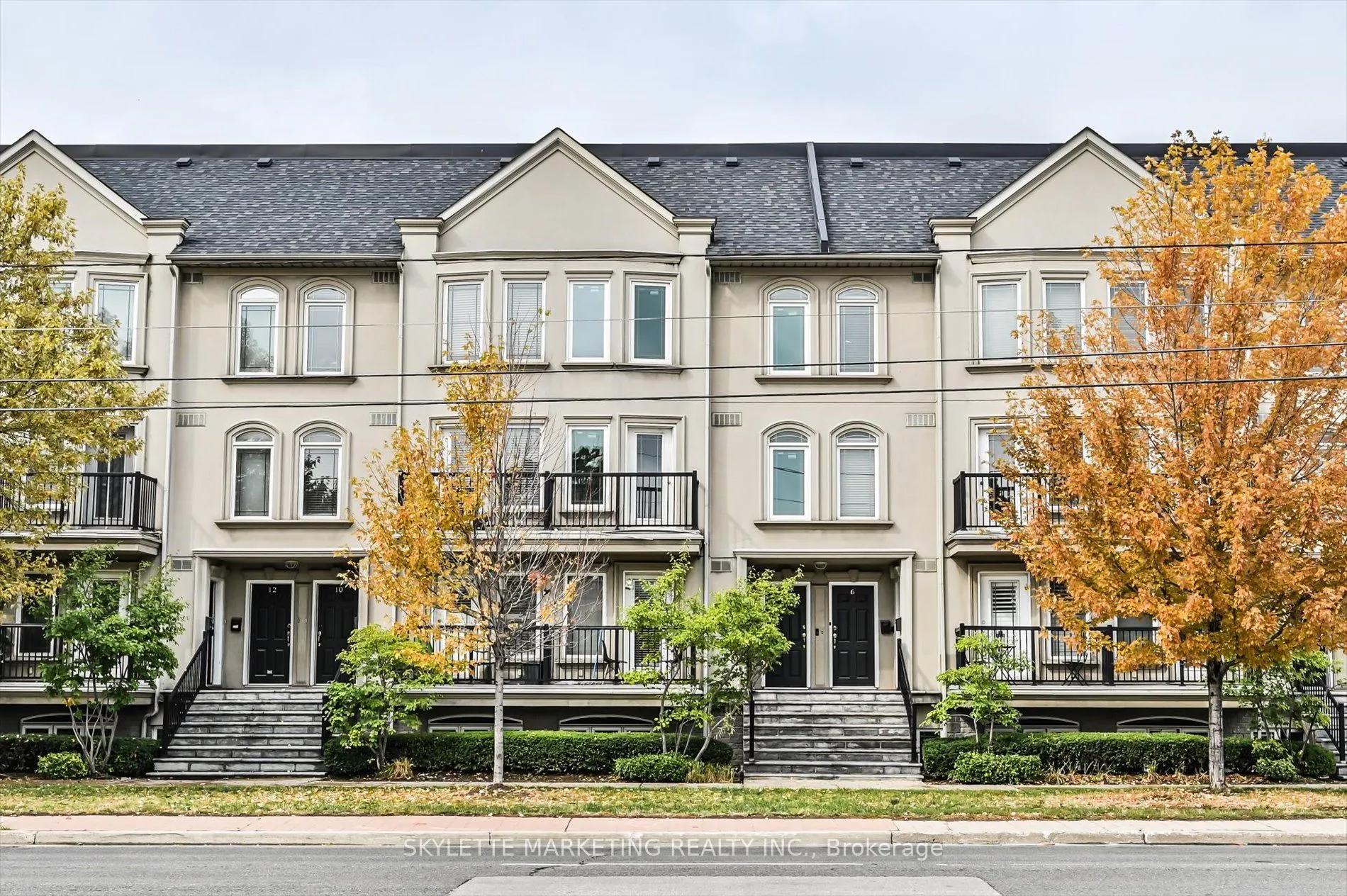 118 Finch Avenue W, #8