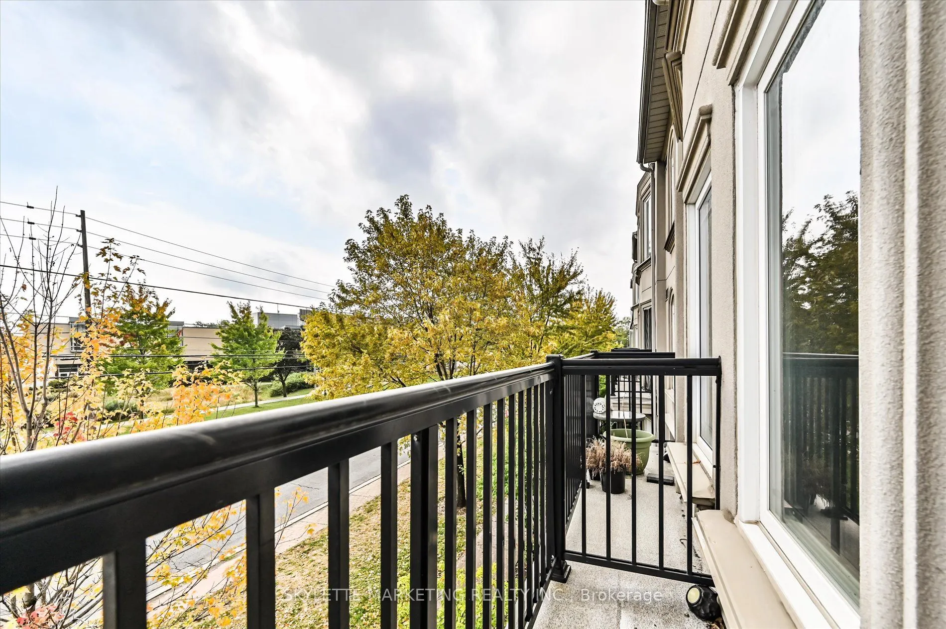118 Finch Avenue W, #8