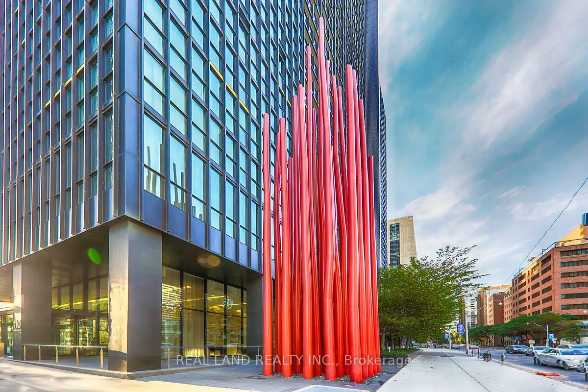 110 Charles Street E, #4005