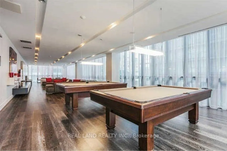 110 Charles Street E, #4005