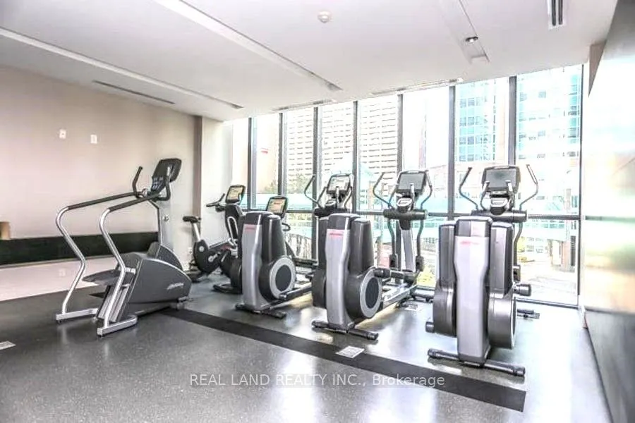 110 Charles Street E, #4005