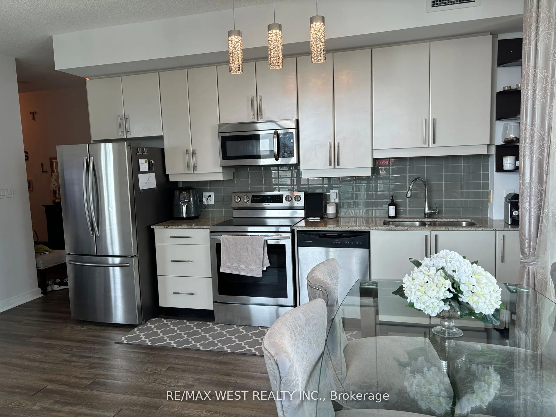 33 Bay Street, #3104