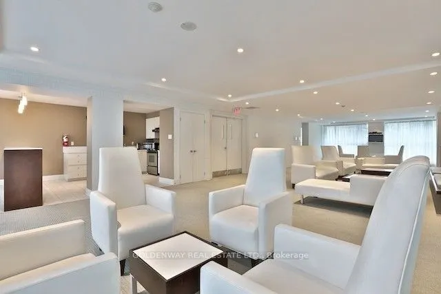 25 Soho Street, #P306
