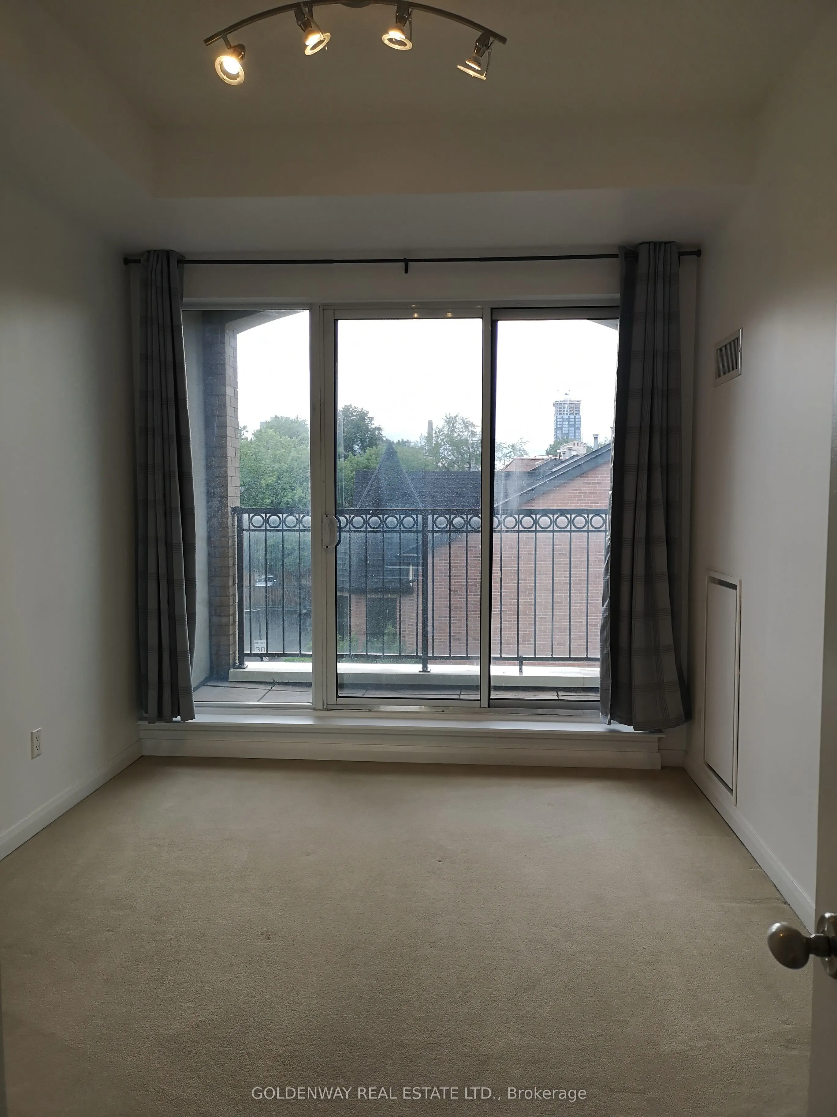 25 Soho Street, #P306