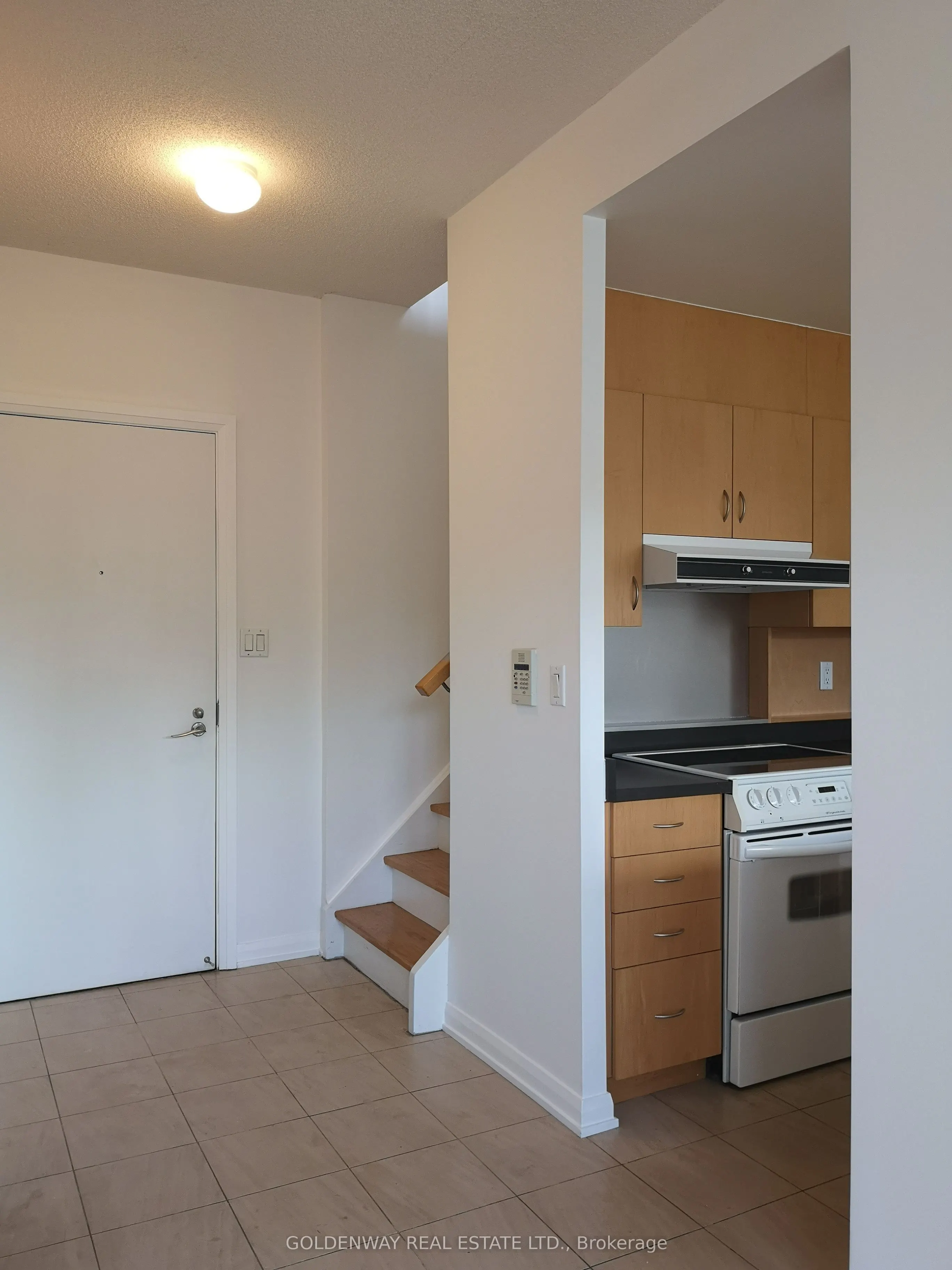 25 Soho Street, #P306
