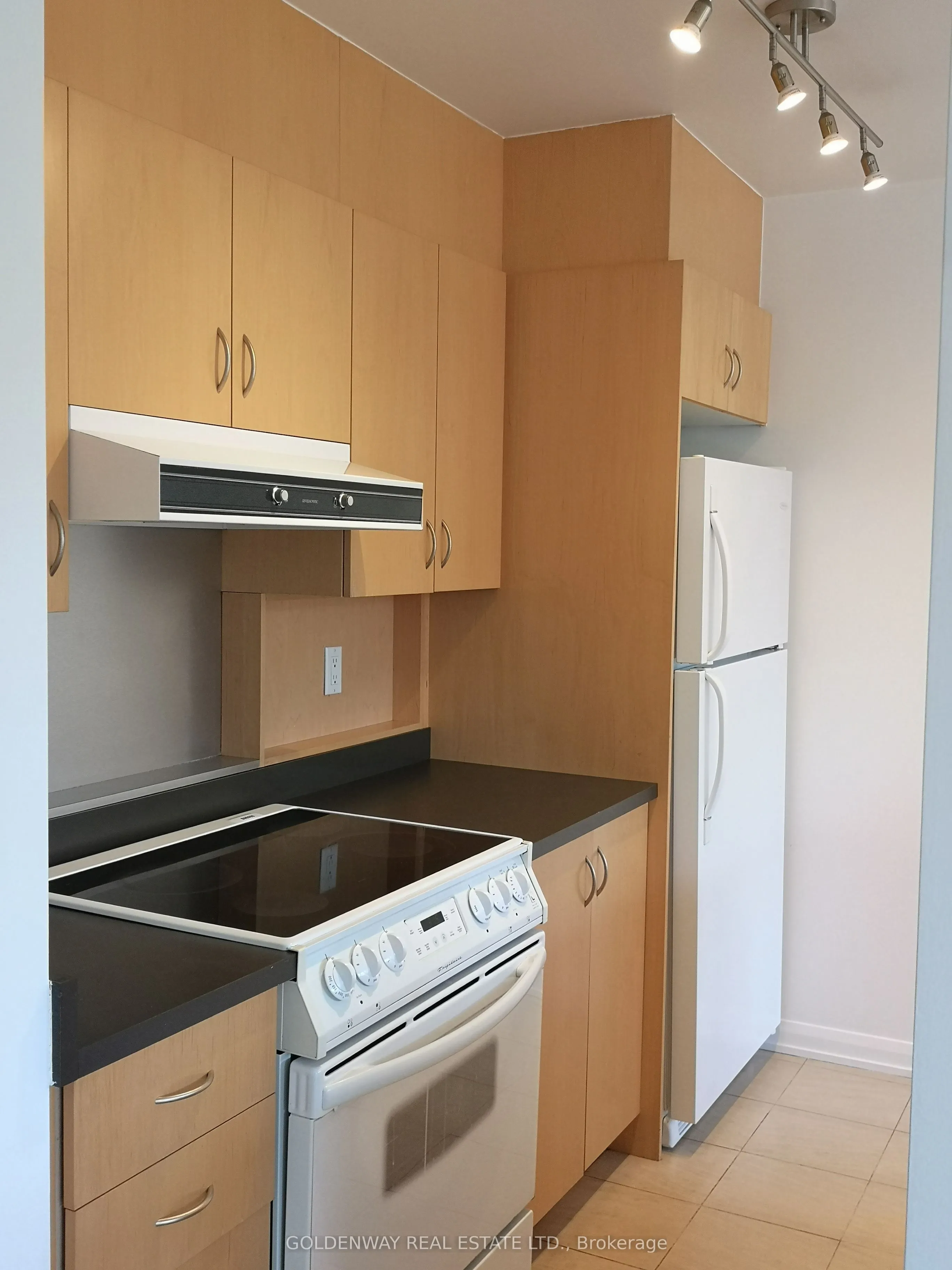 25 Soho Street, #P306
