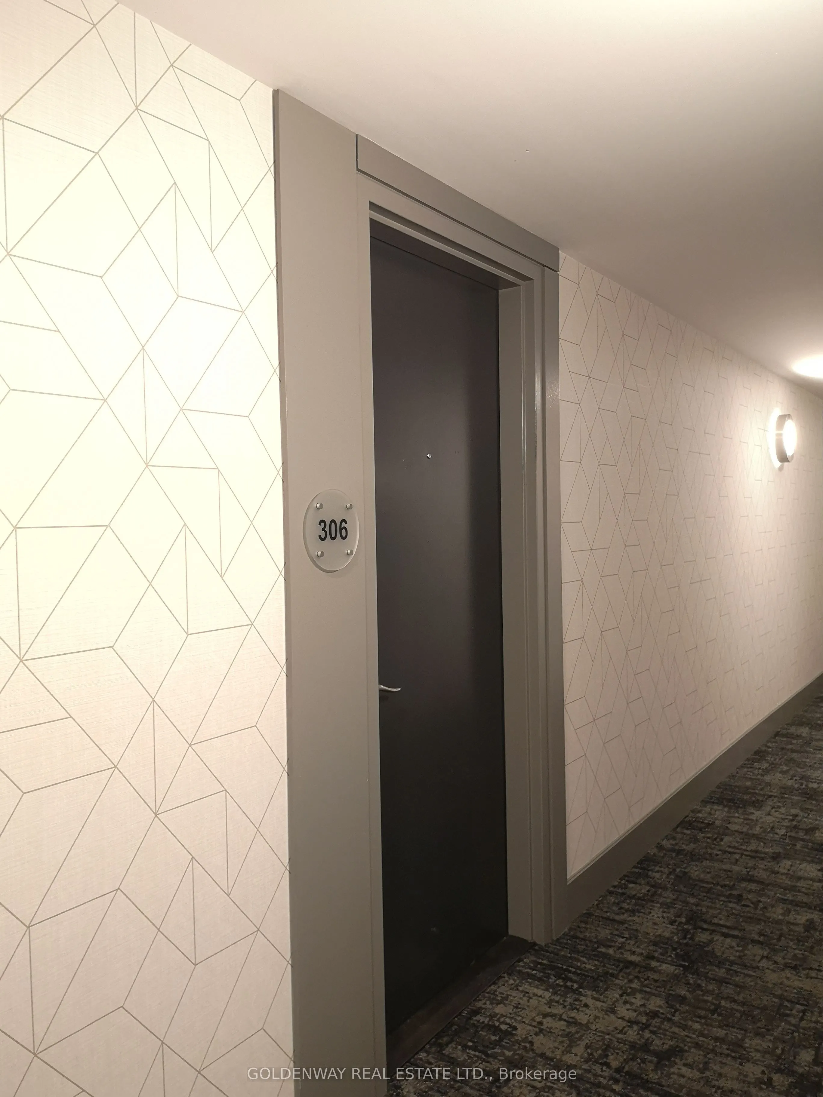 25 Soho Street, #P306