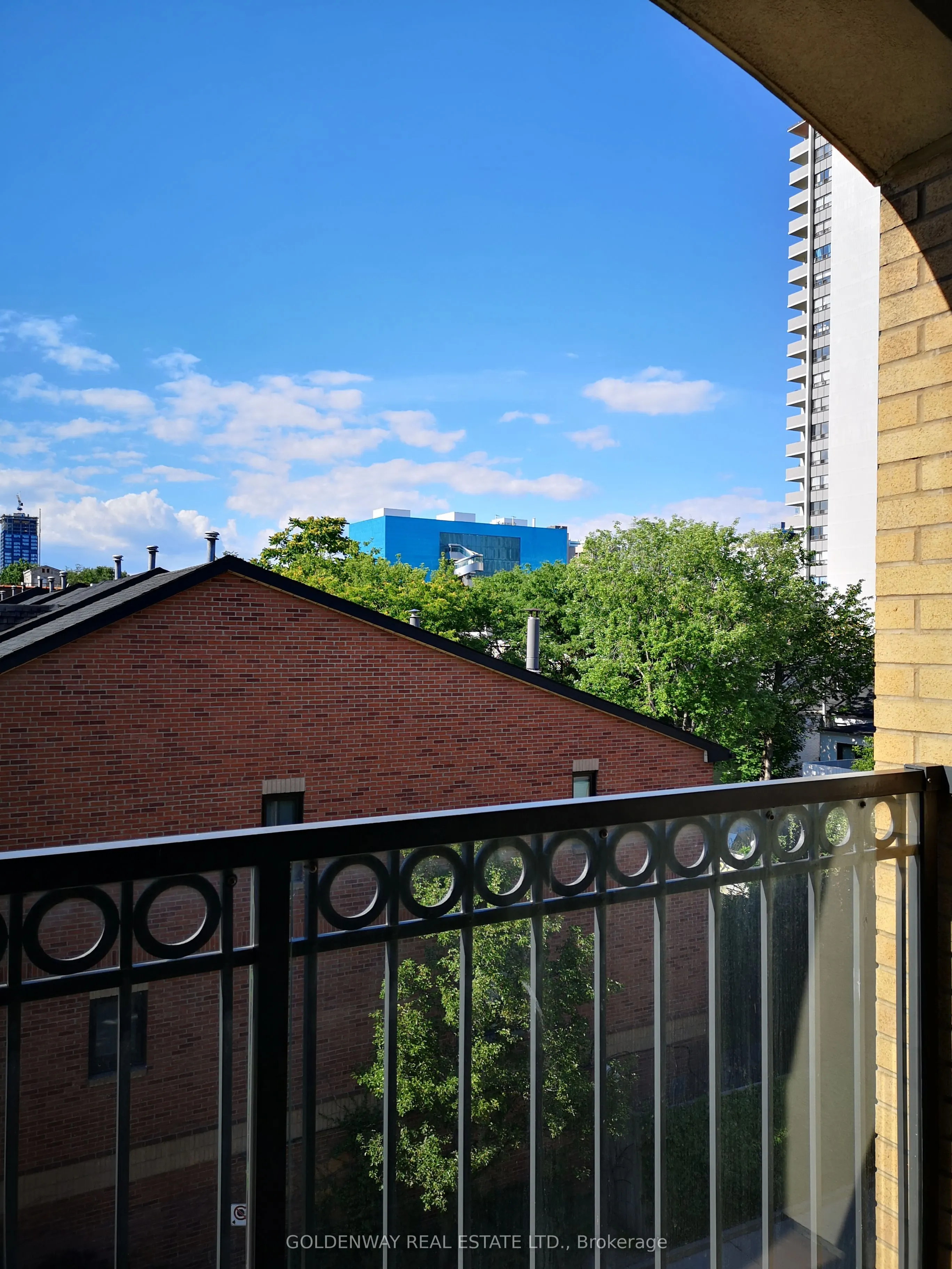 25 Soho Street, #P306