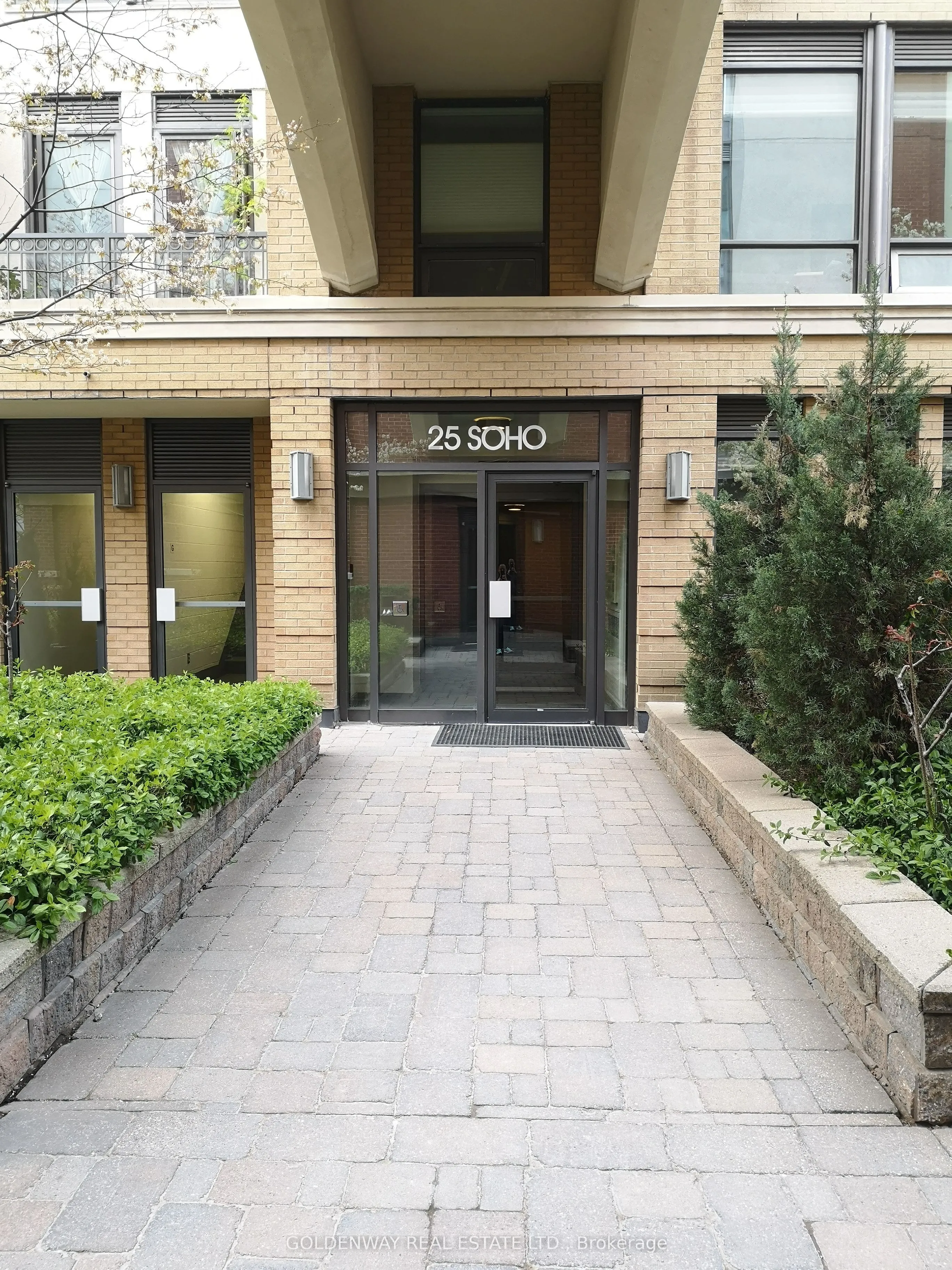 25 Soho Street, #P306