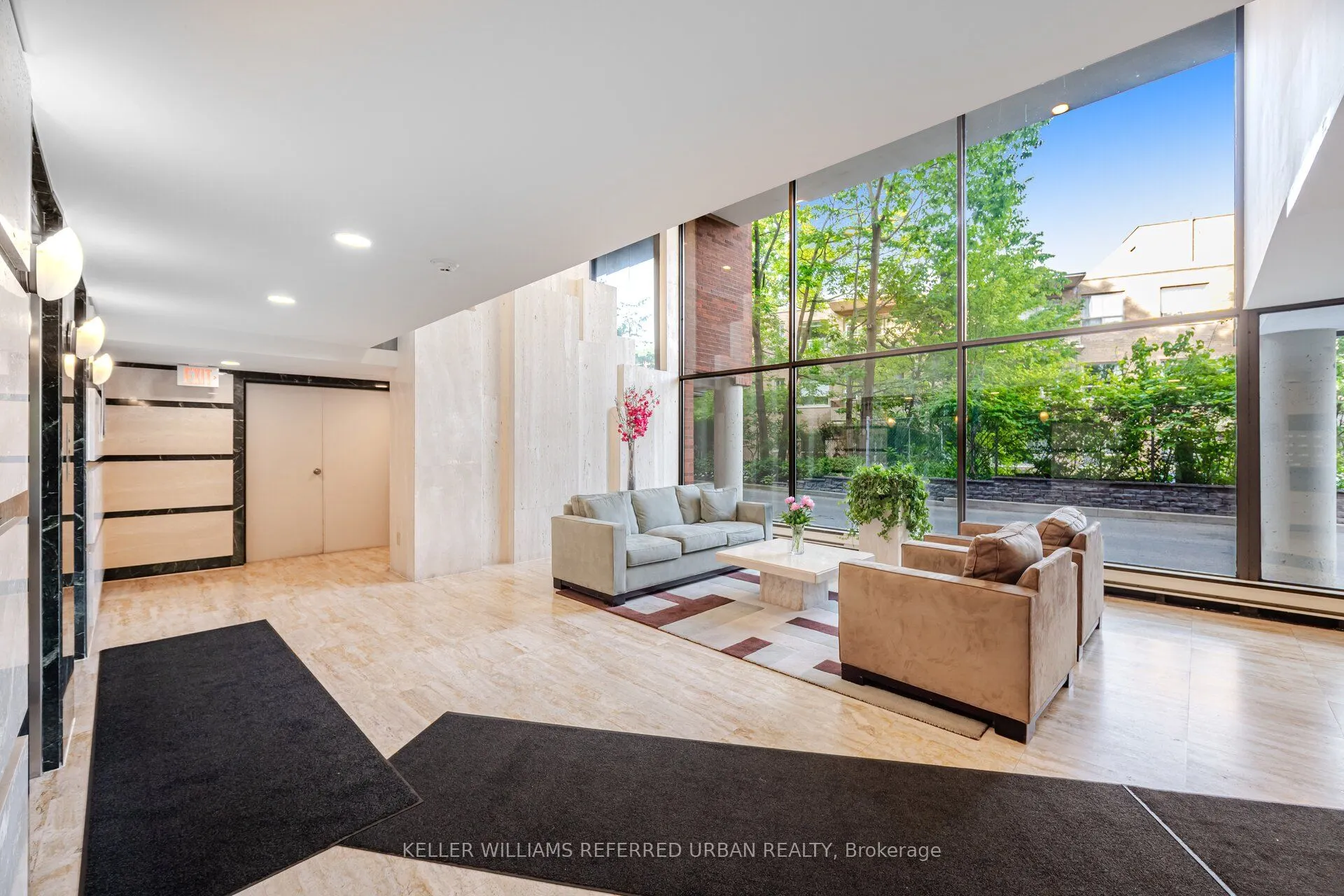 30 Glen Elm Avenue E, #109/209