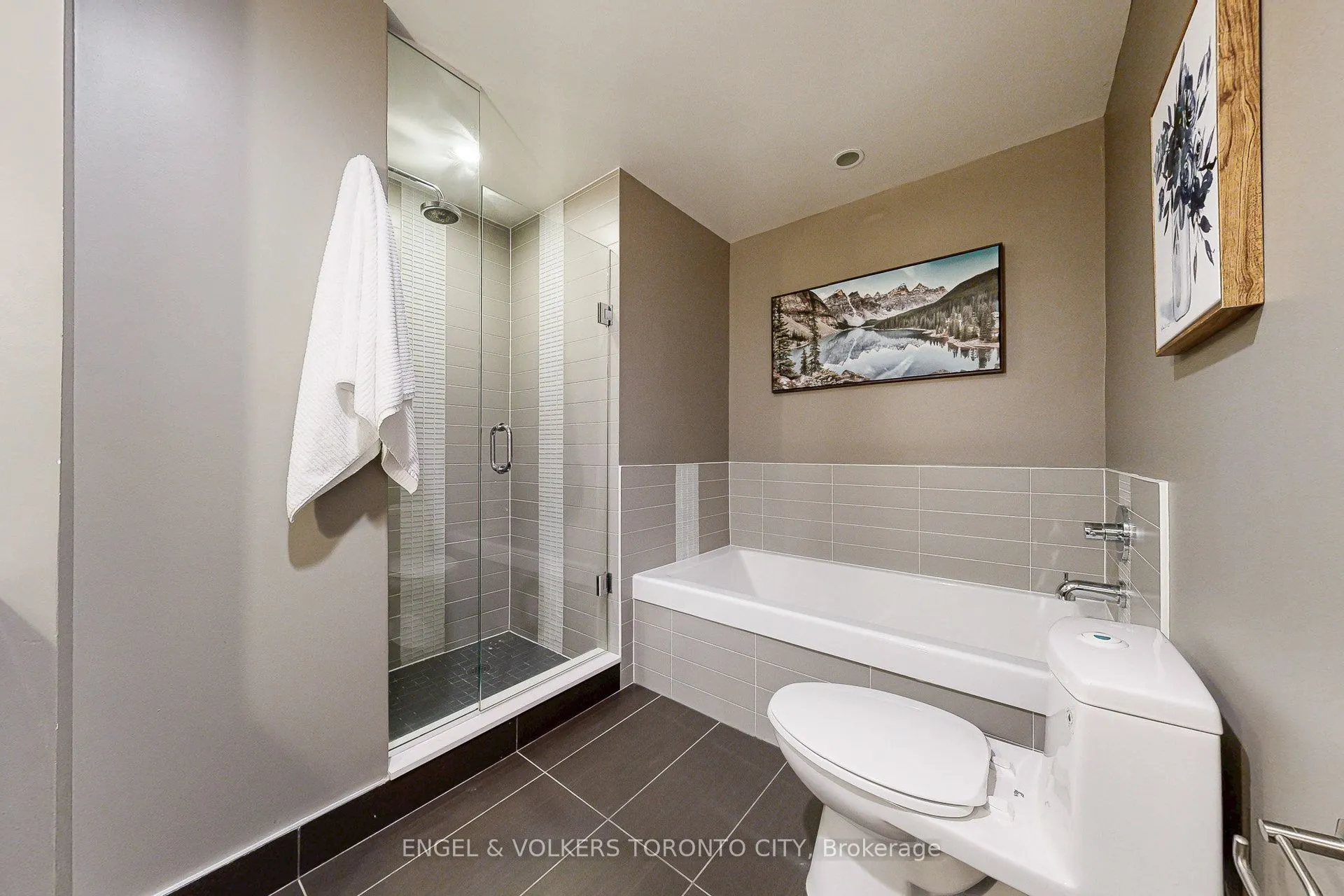55 Front Street E, #521