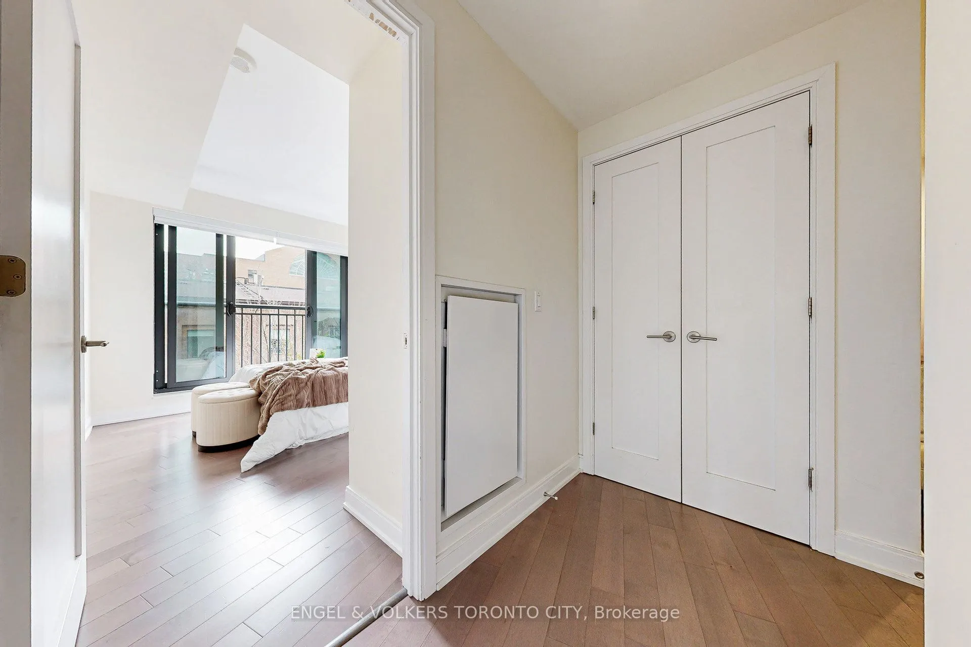 55 Front Street E, #521
