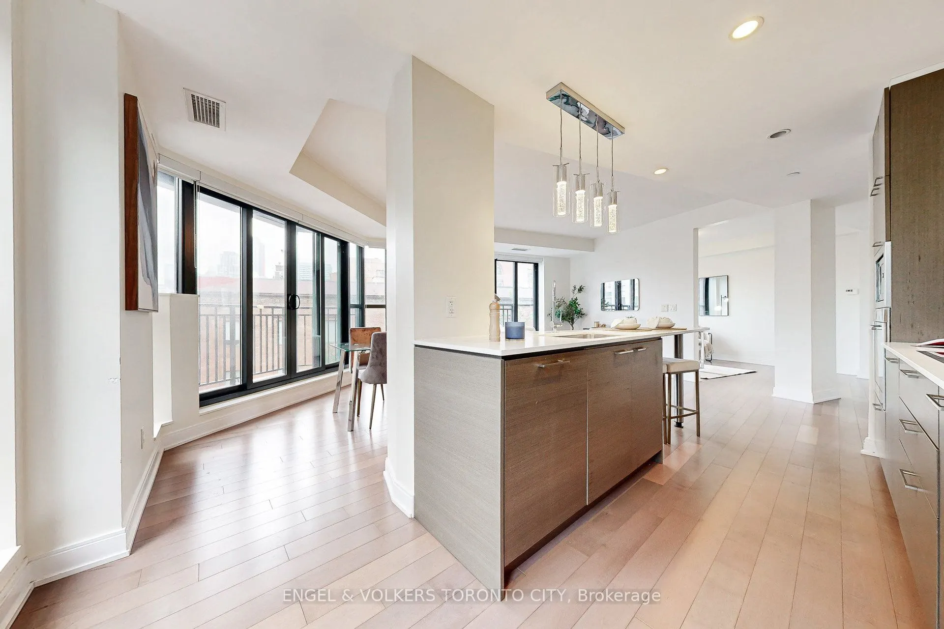 55 Front Street E, #521