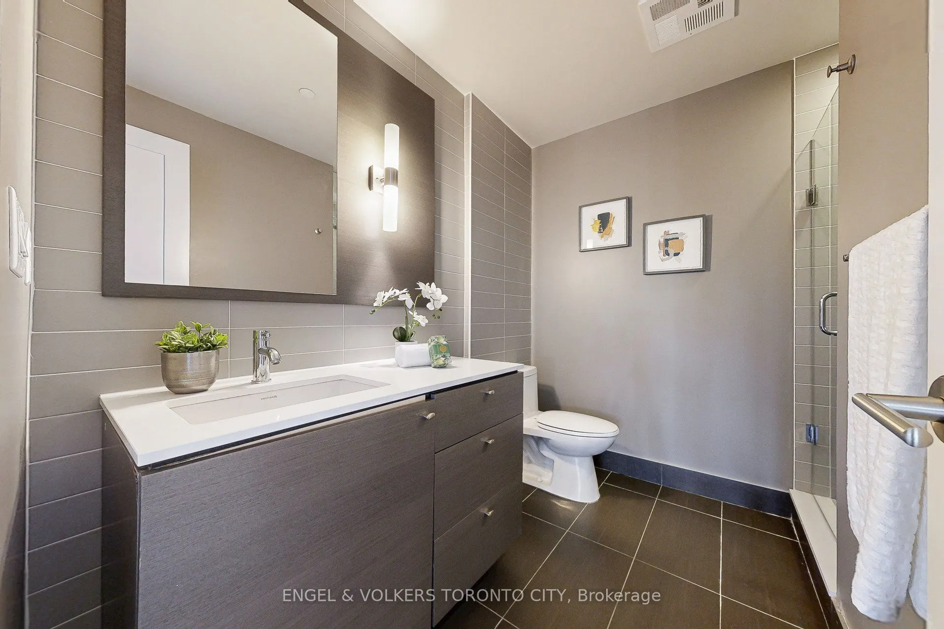 55 Front Street E, #521