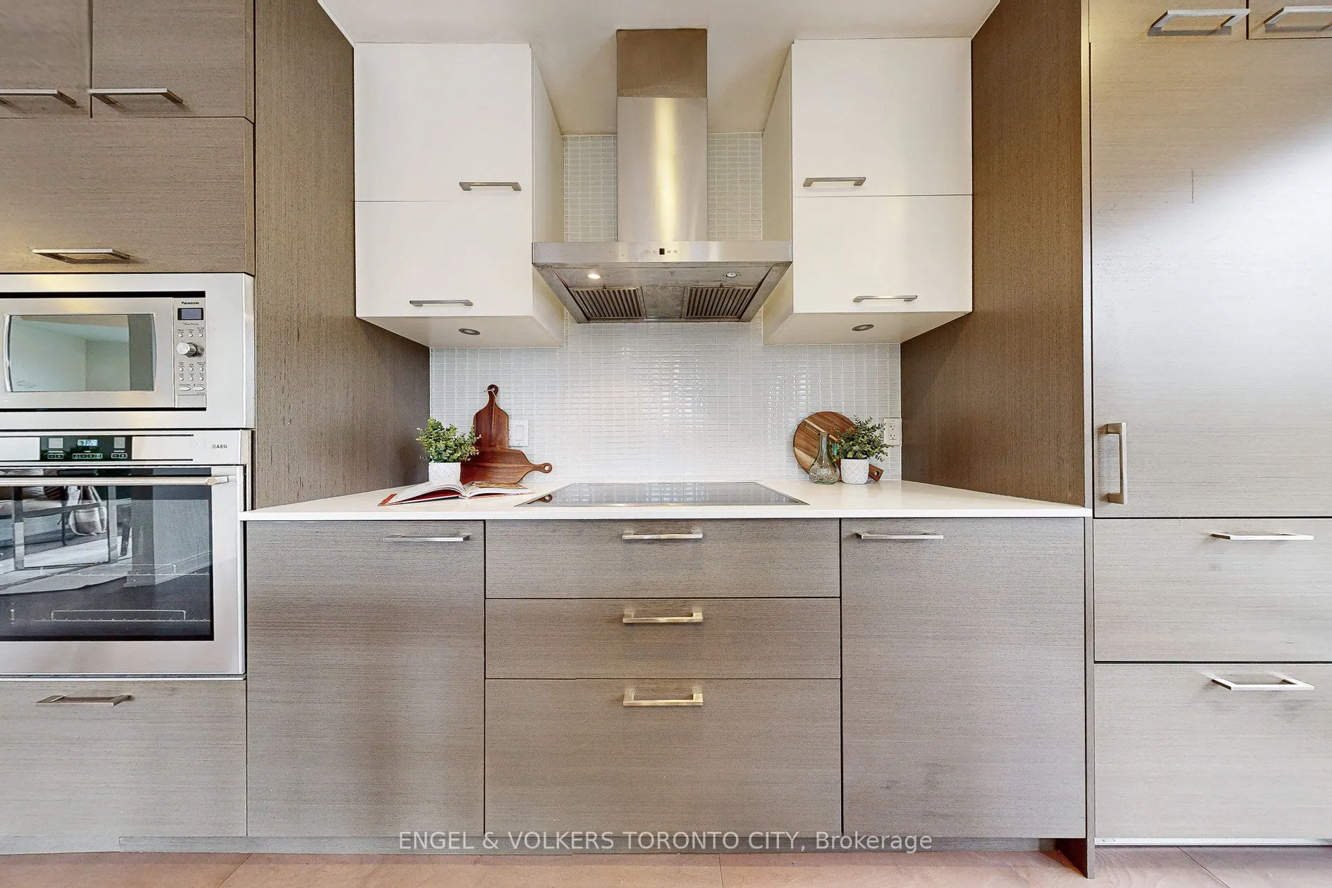 55 Front Street E, #521