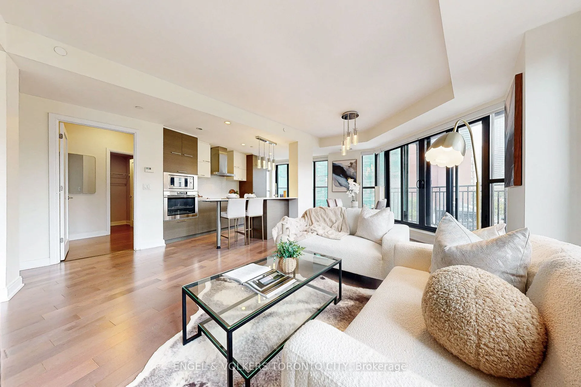 55 Front Street E, #521