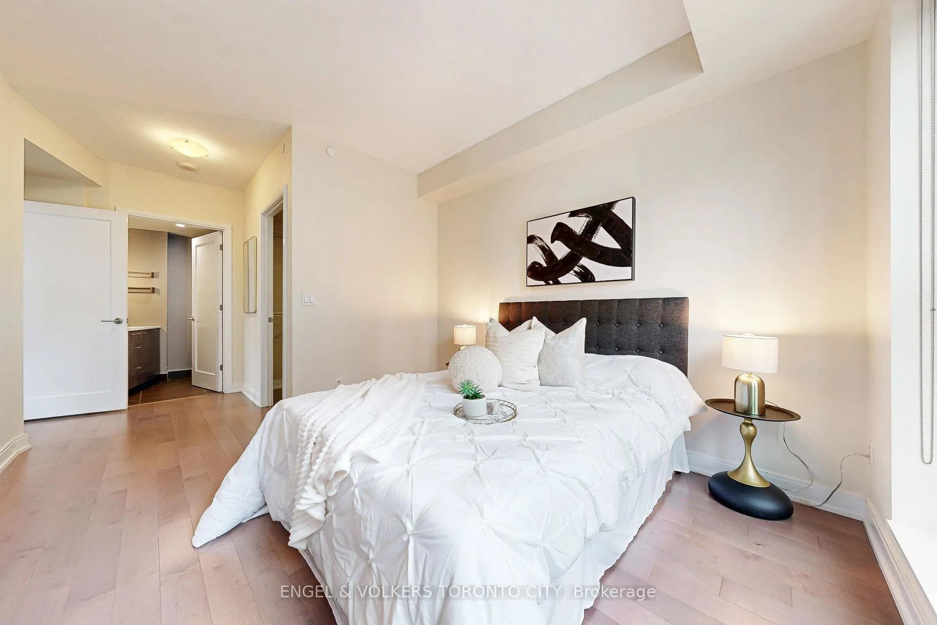 55 Front Street E, #521