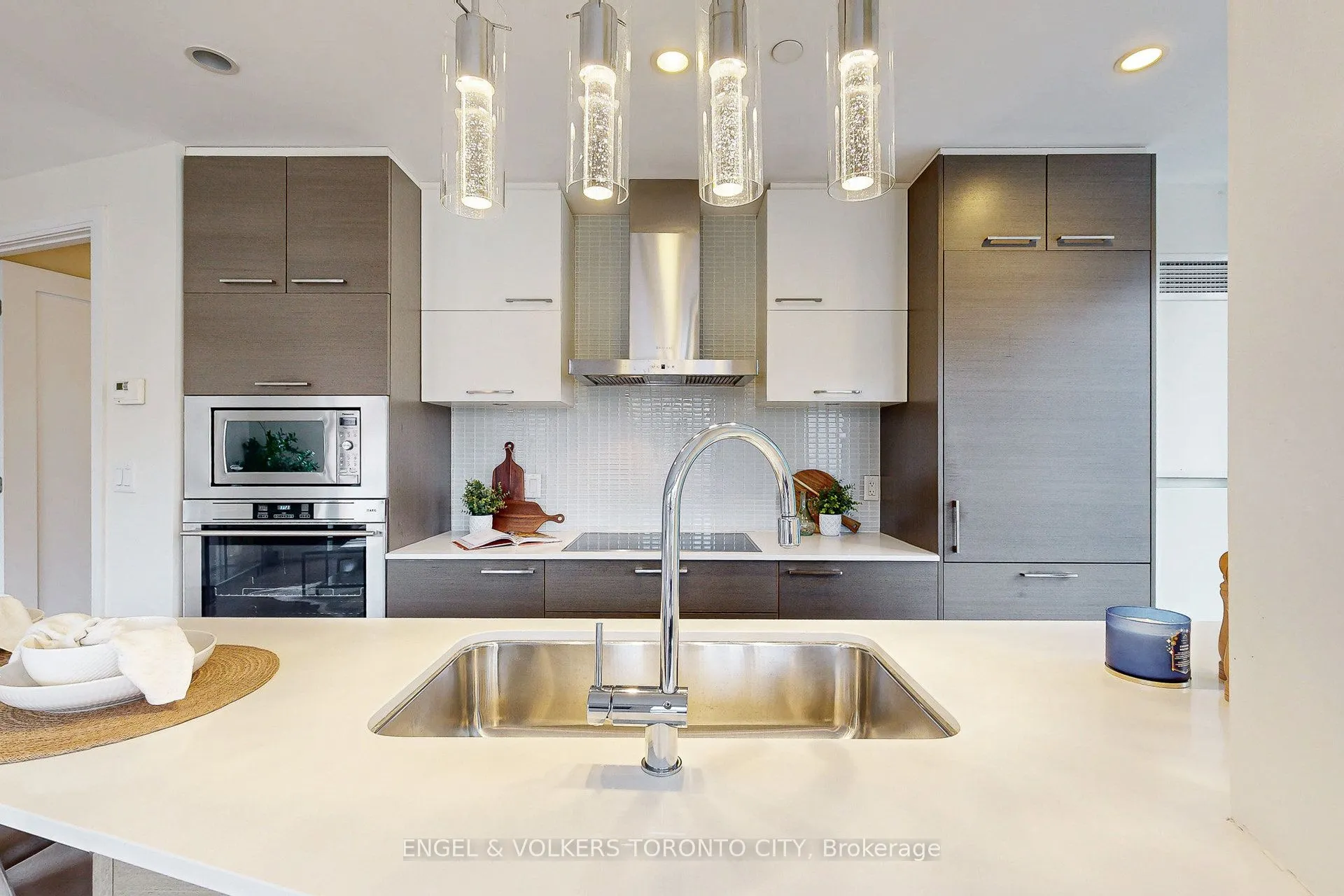 55 Front Street E, #521