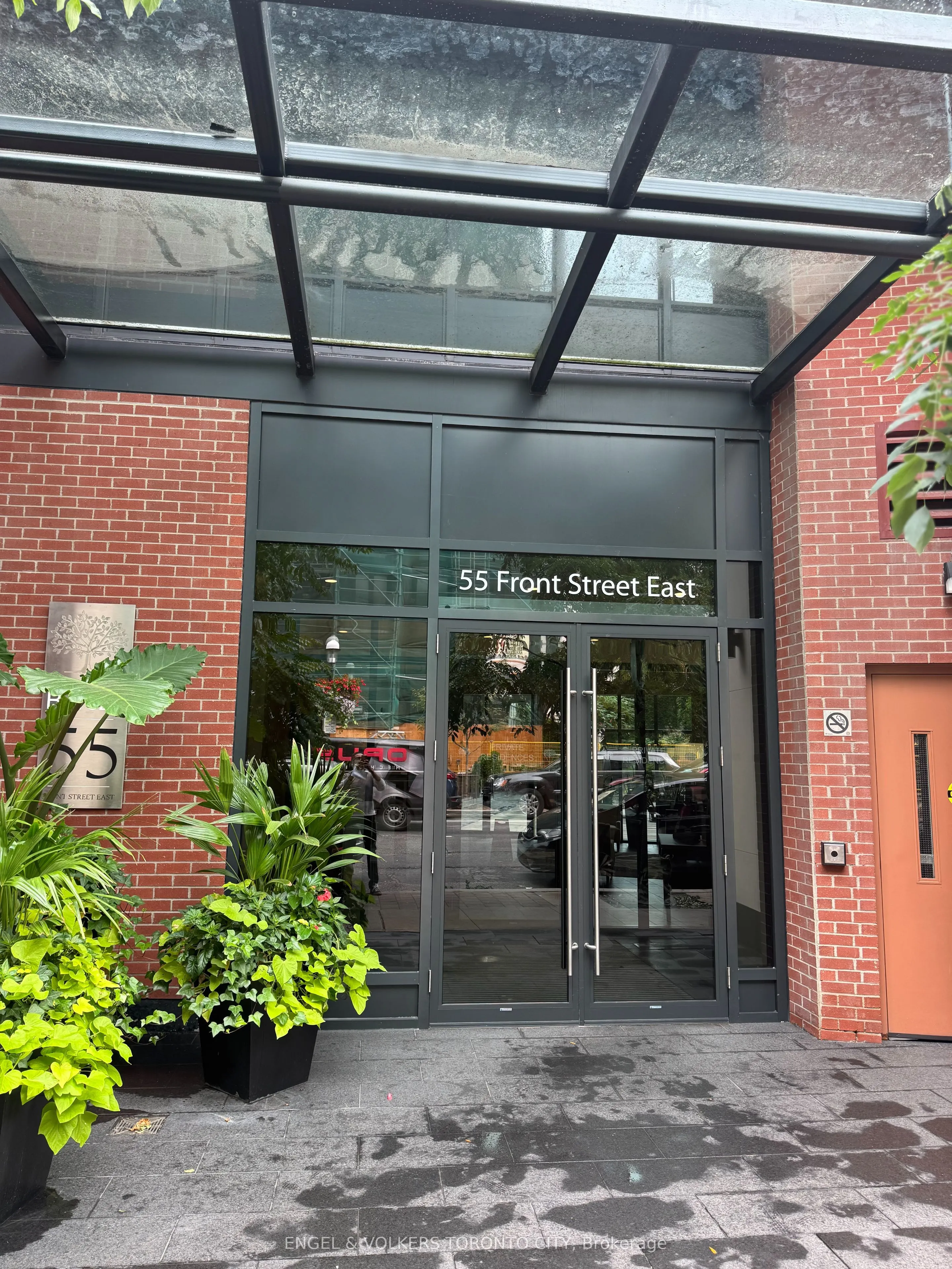 55 Front Street E, #521