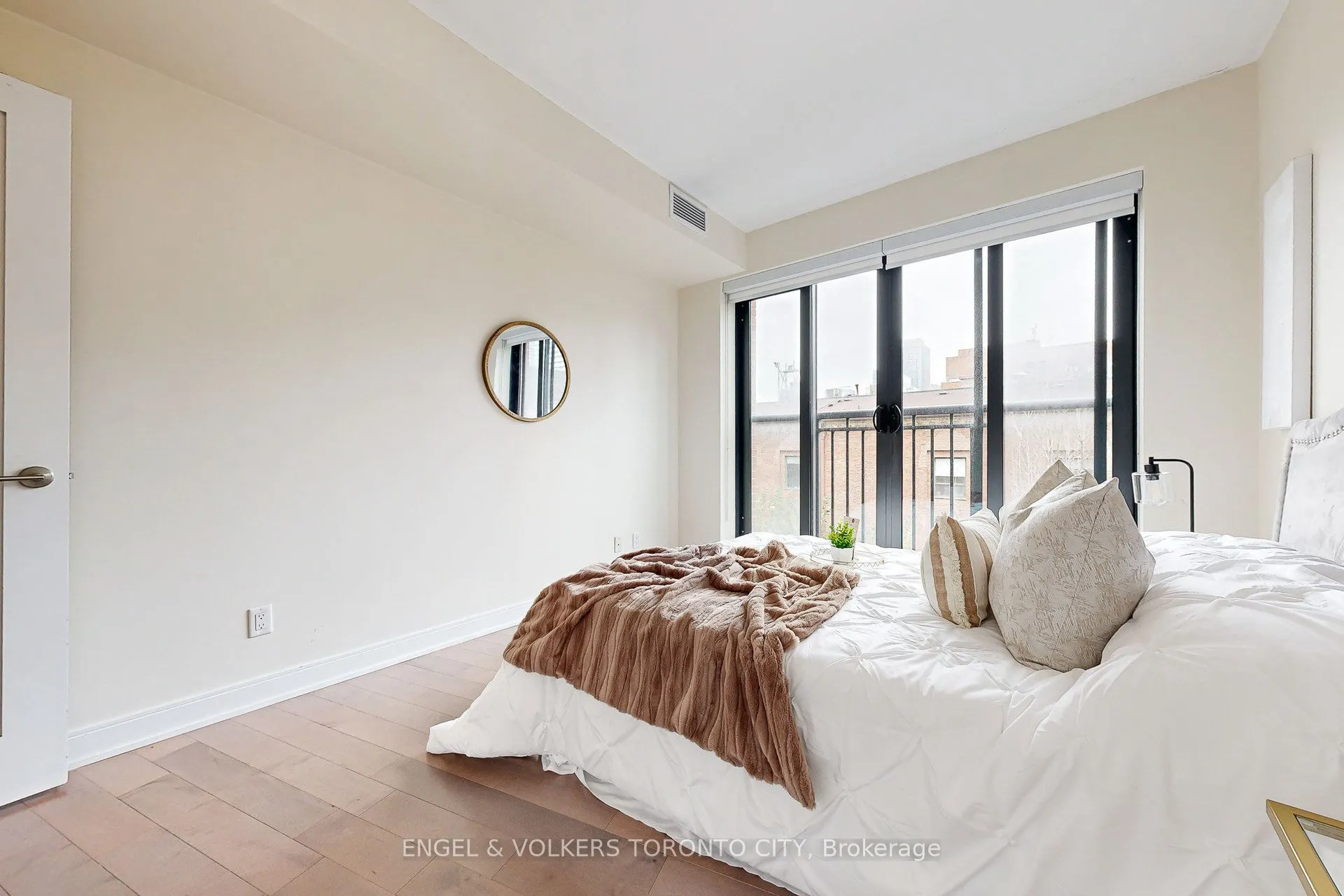 55 Front Street E, #521