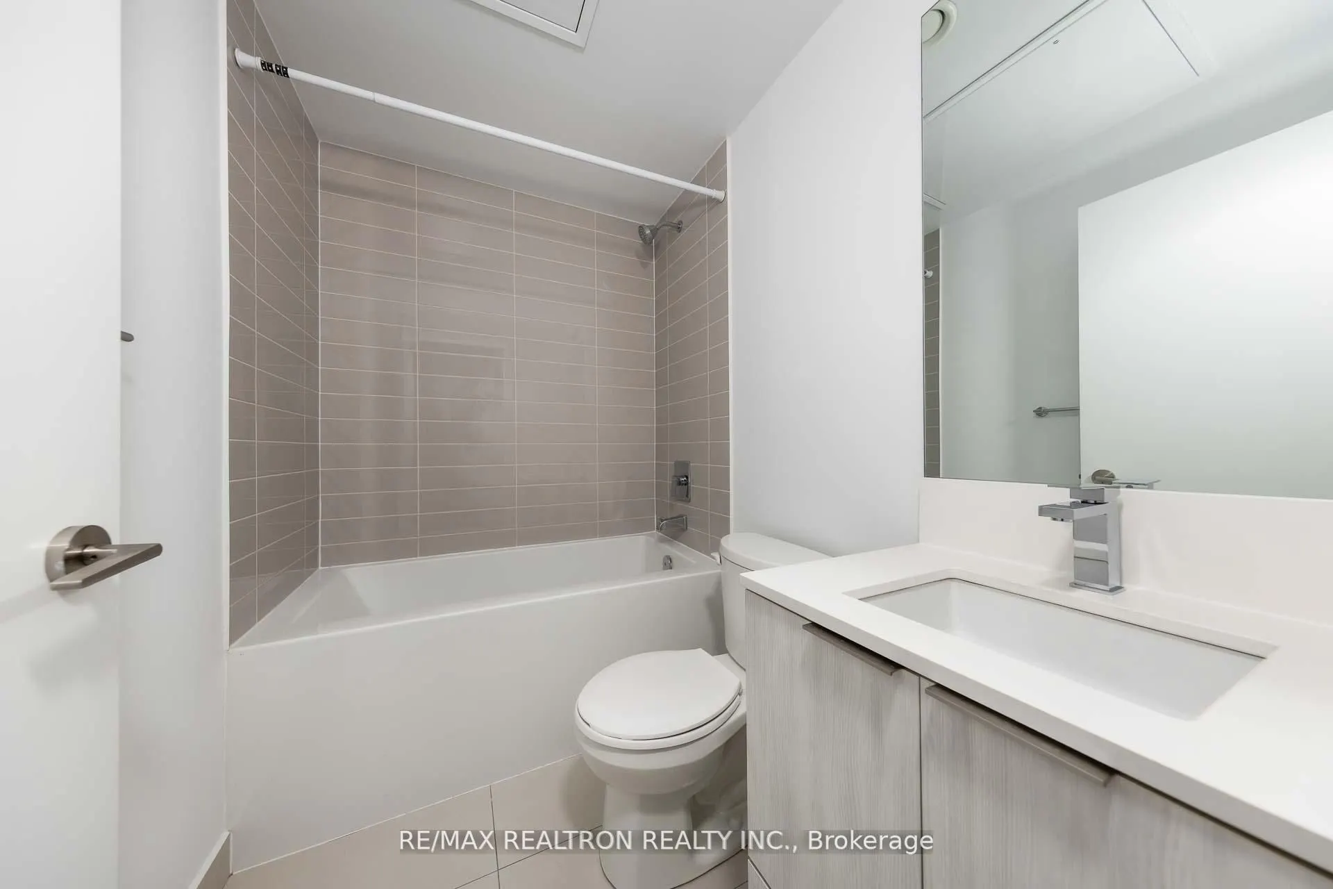 181 Dundas Street E, #5507