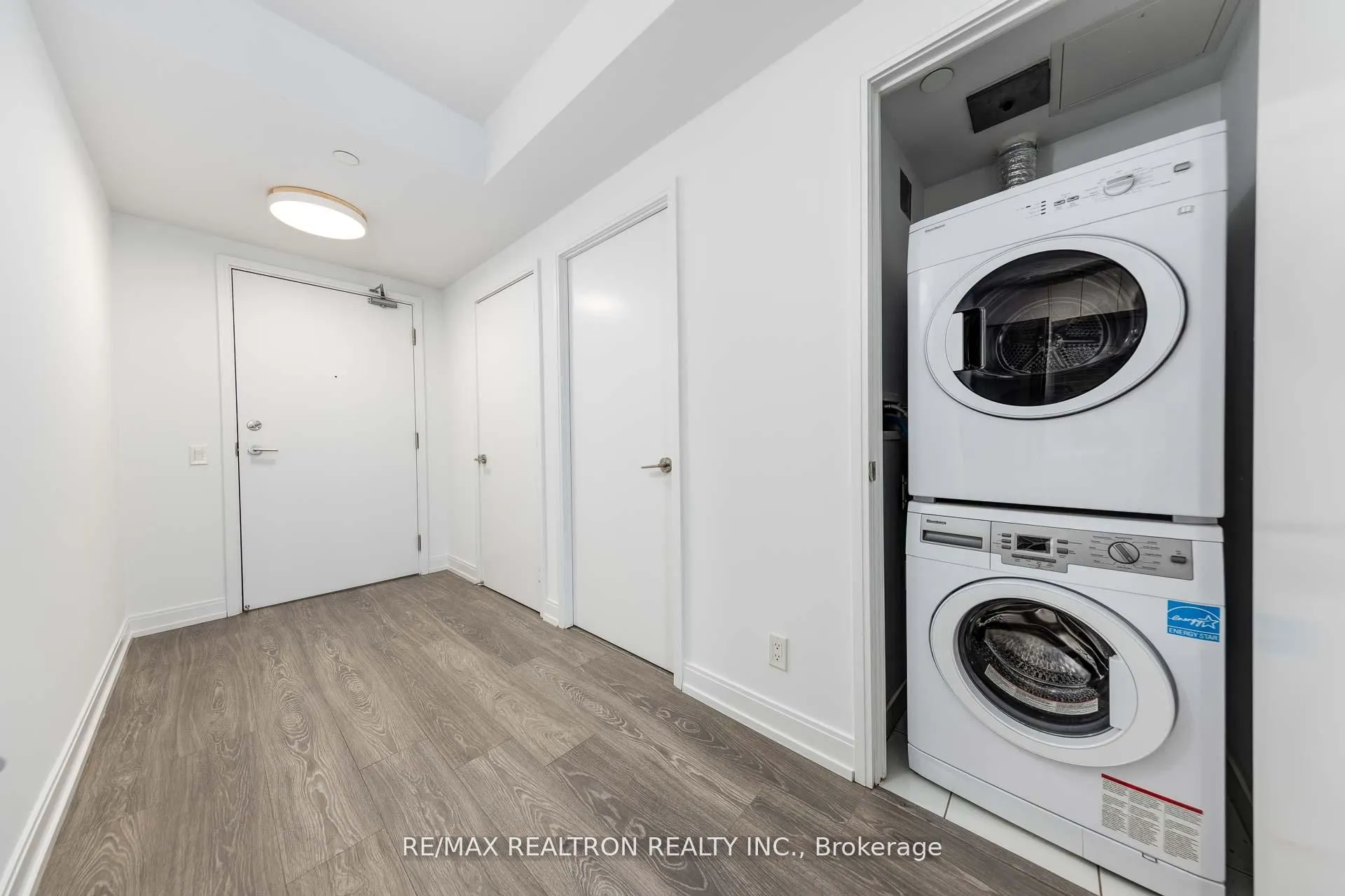 181 Dundas Street E, #5507
