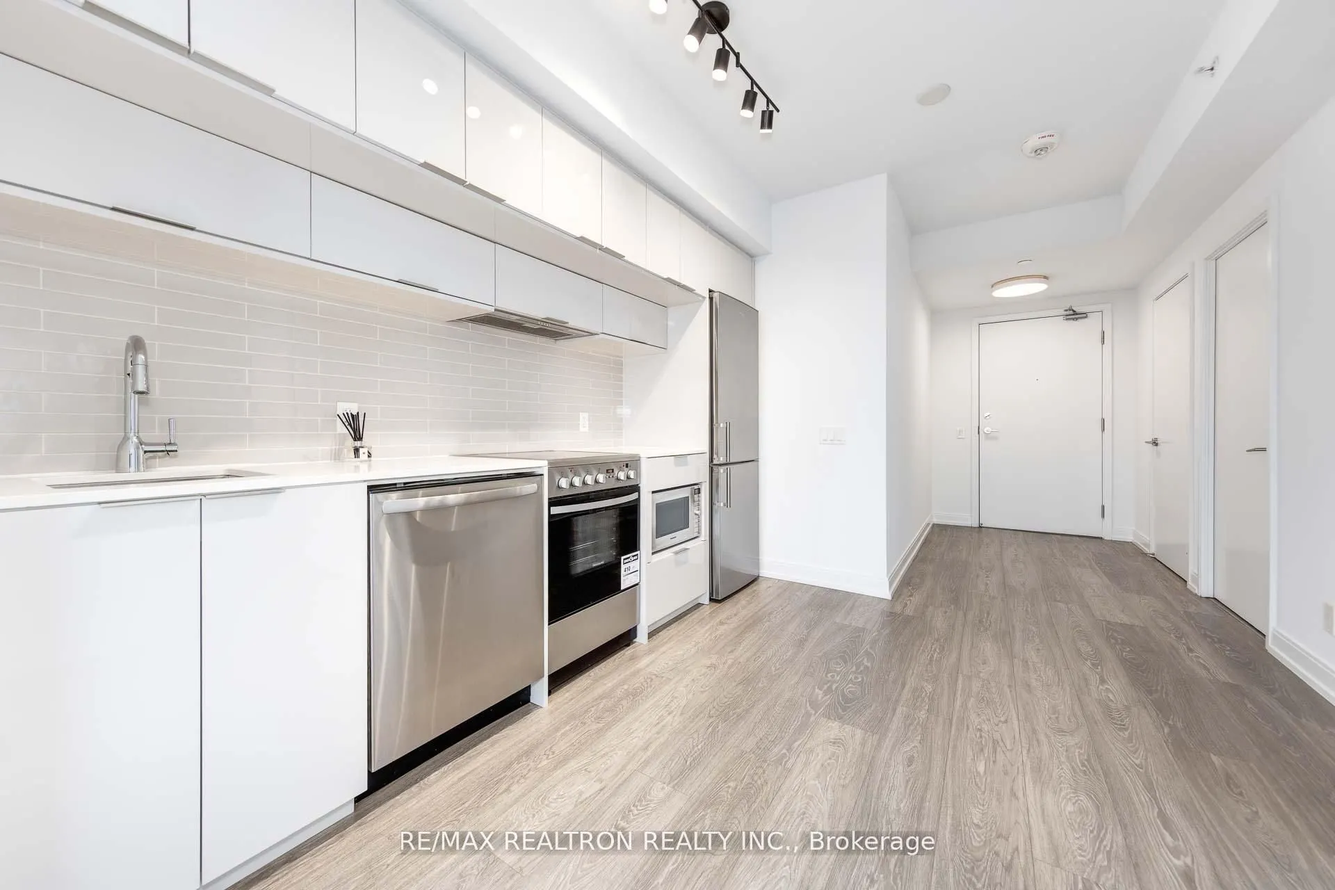 181 Dundas Street E, #5507