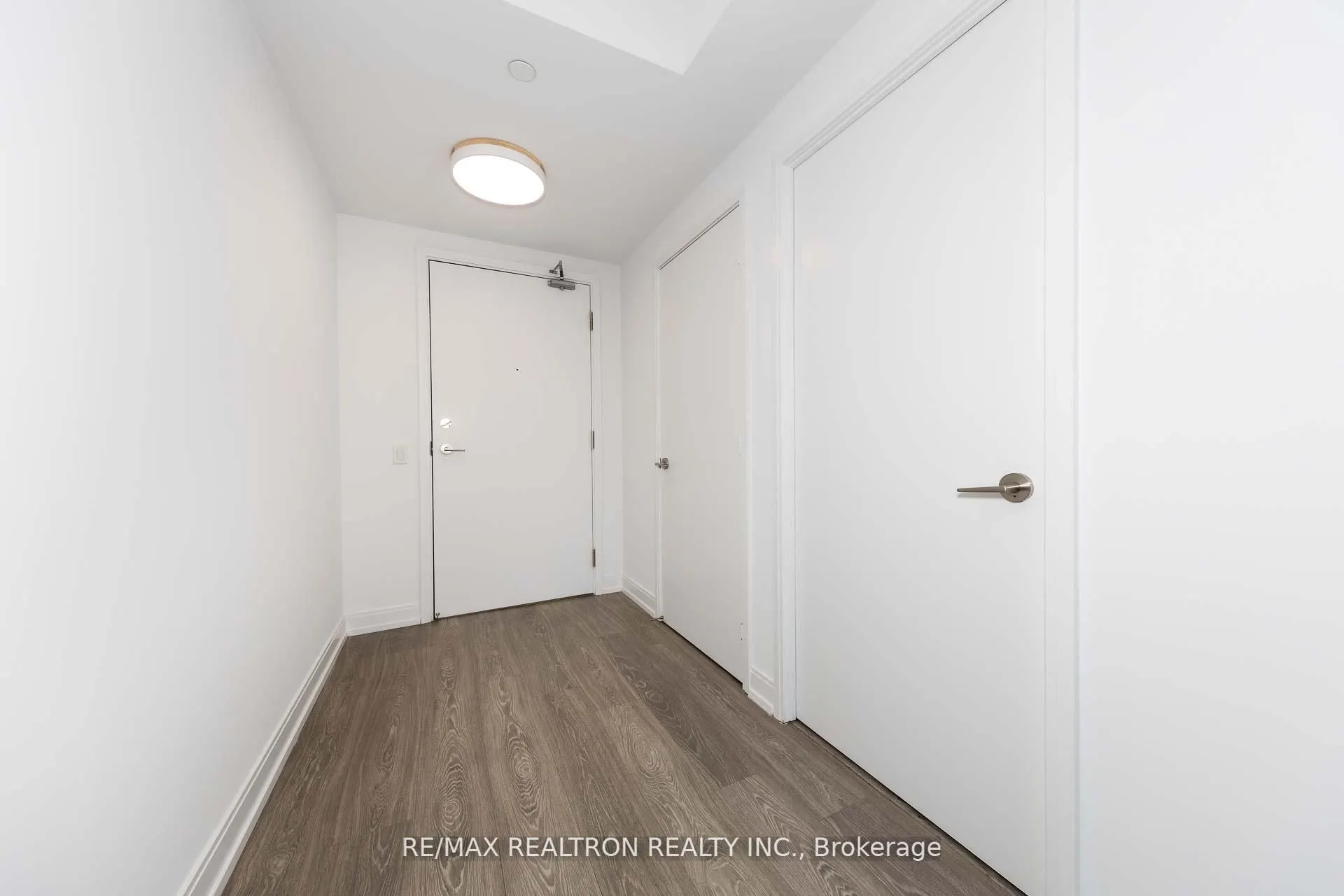 181 Dundas Street E, #5507