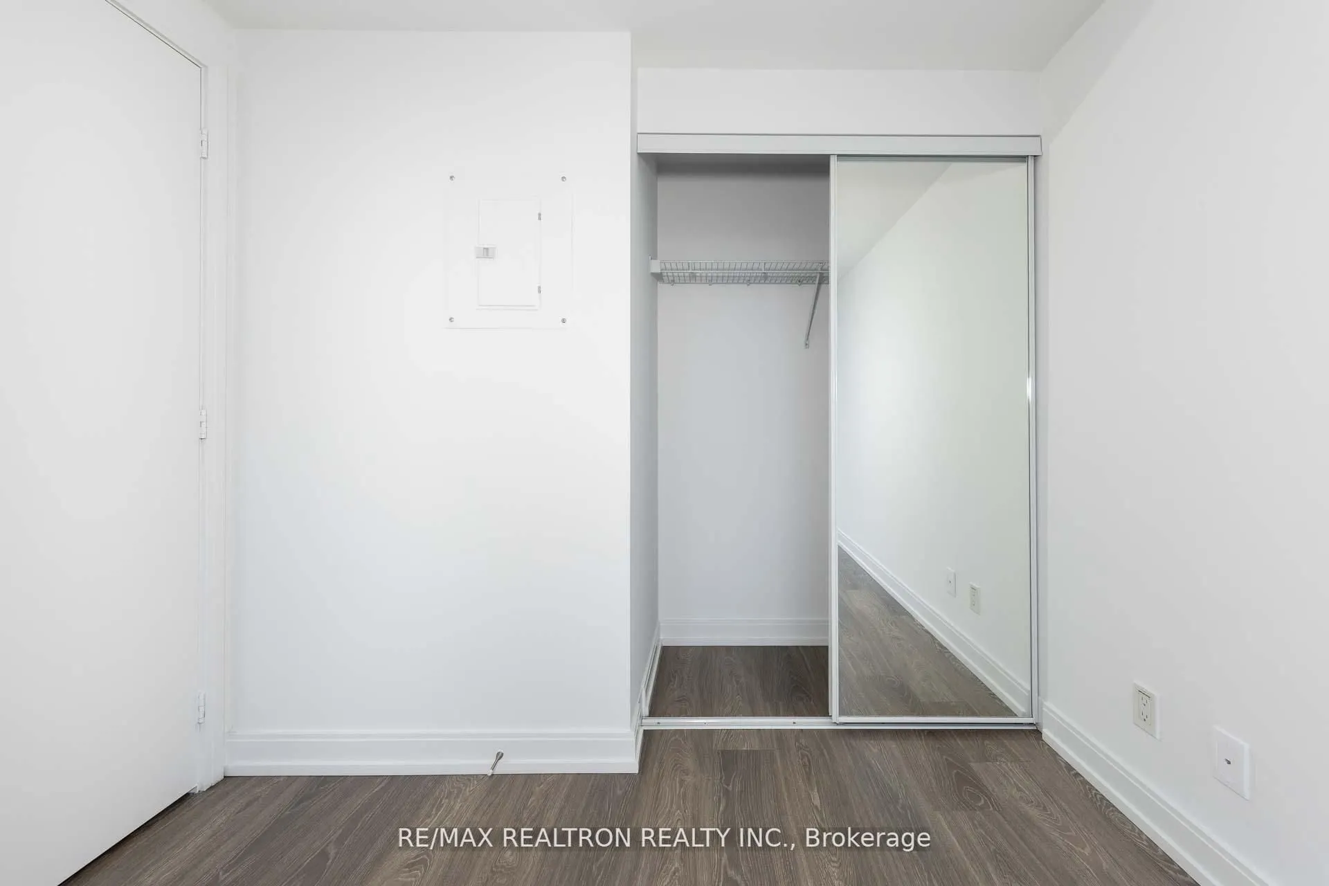 181 Dundas Street E, #5507