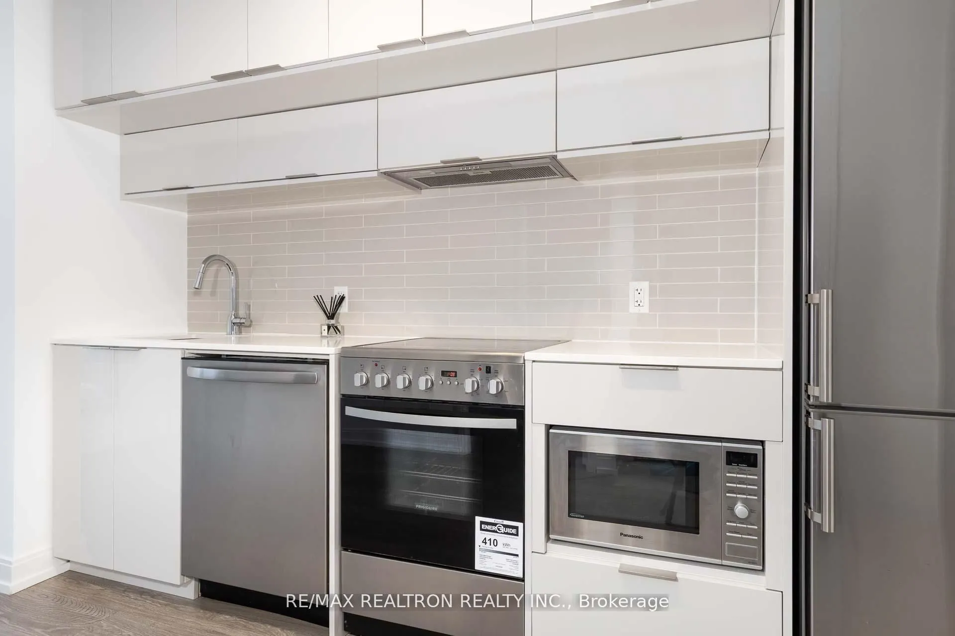 181 Dundas Street E, #5507