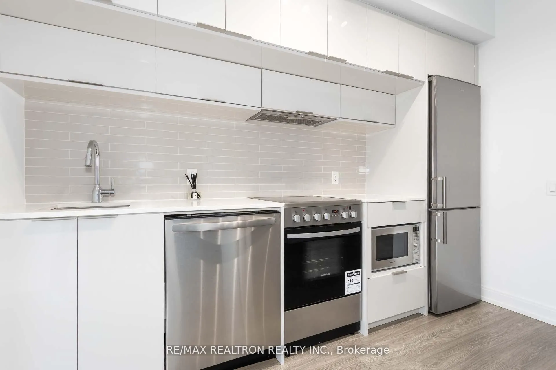 181 Dundas Street E, #5507