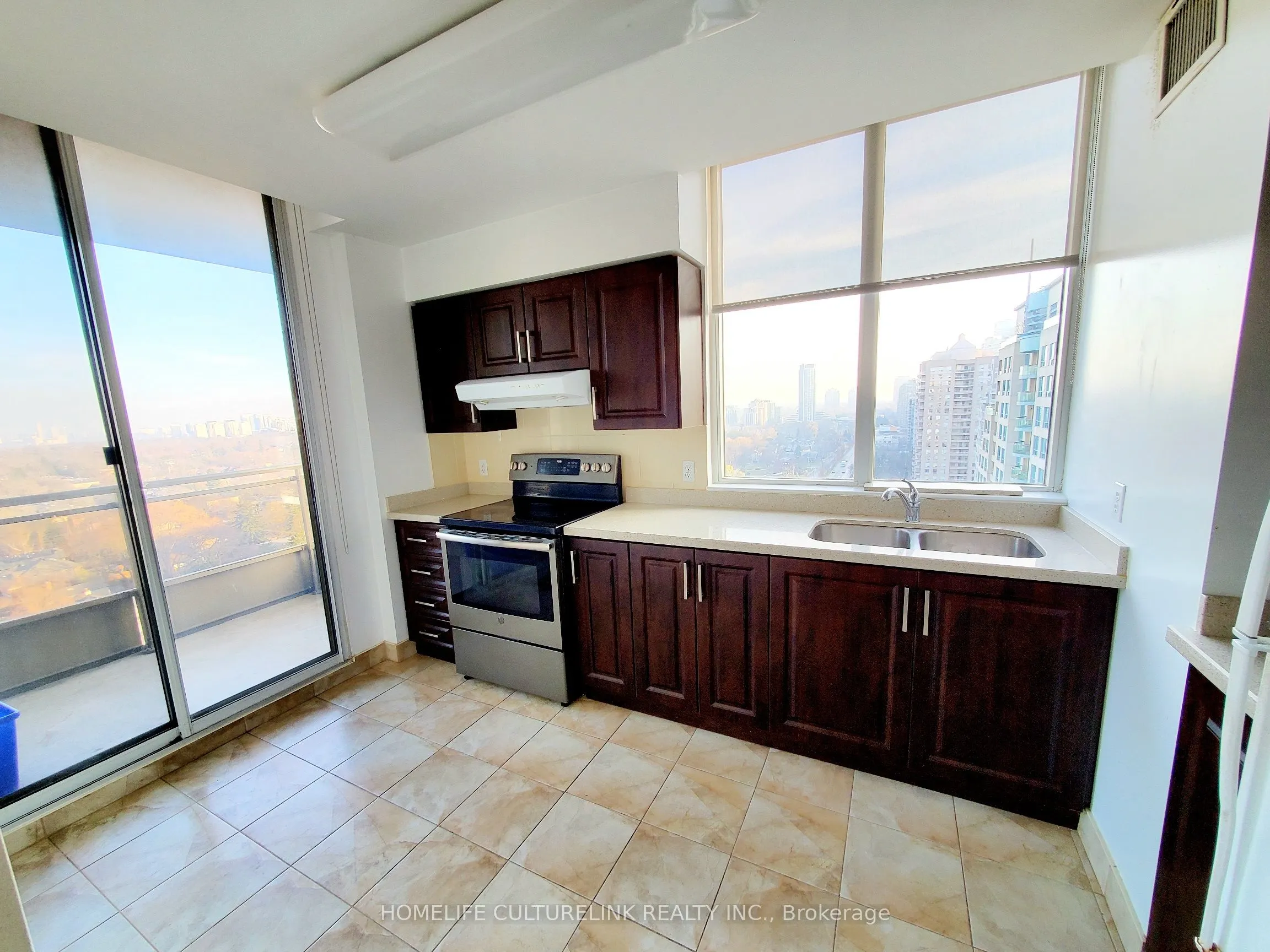 256 Doris Avenue, #Ph208