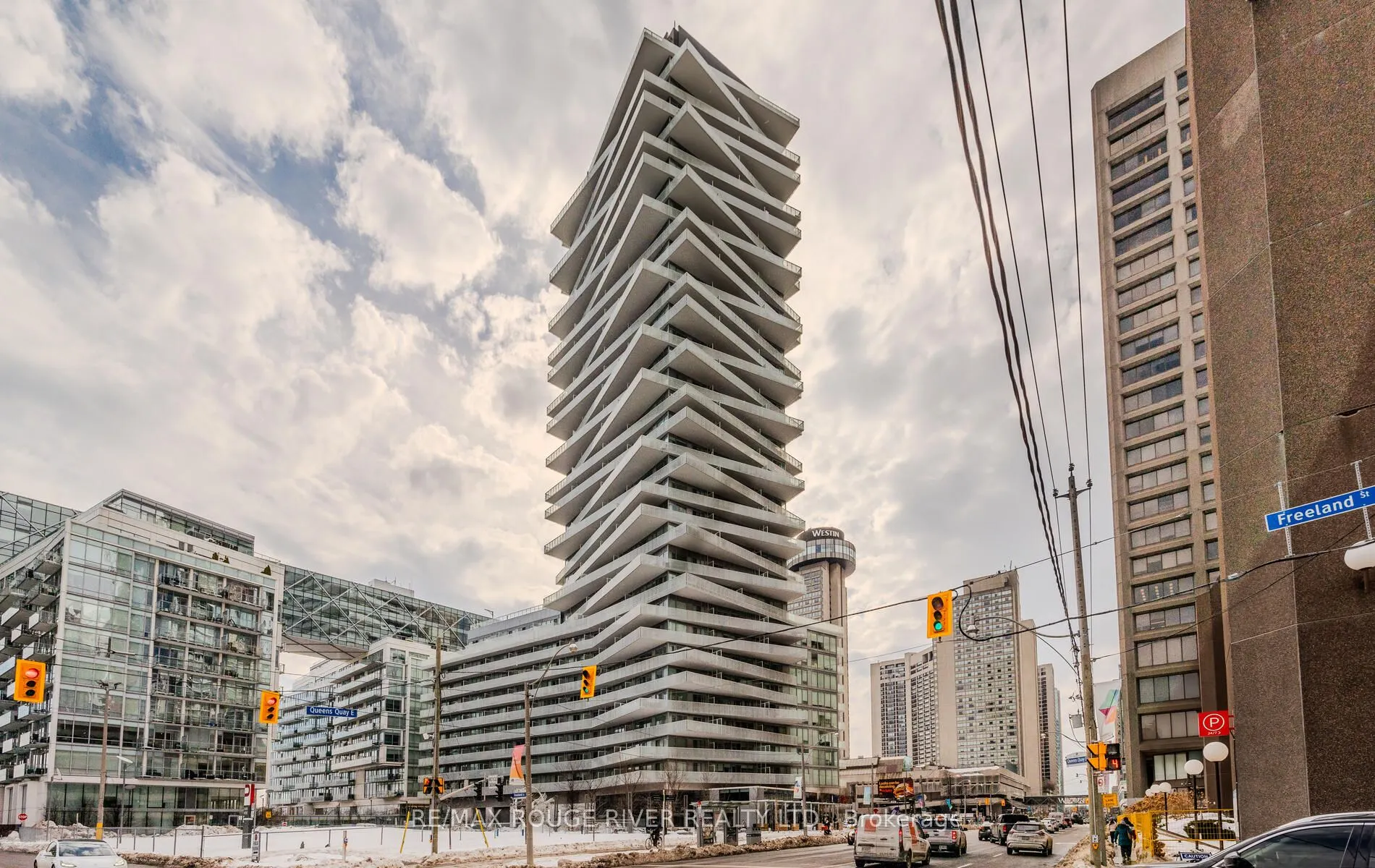 15 Queens Quay E, #921