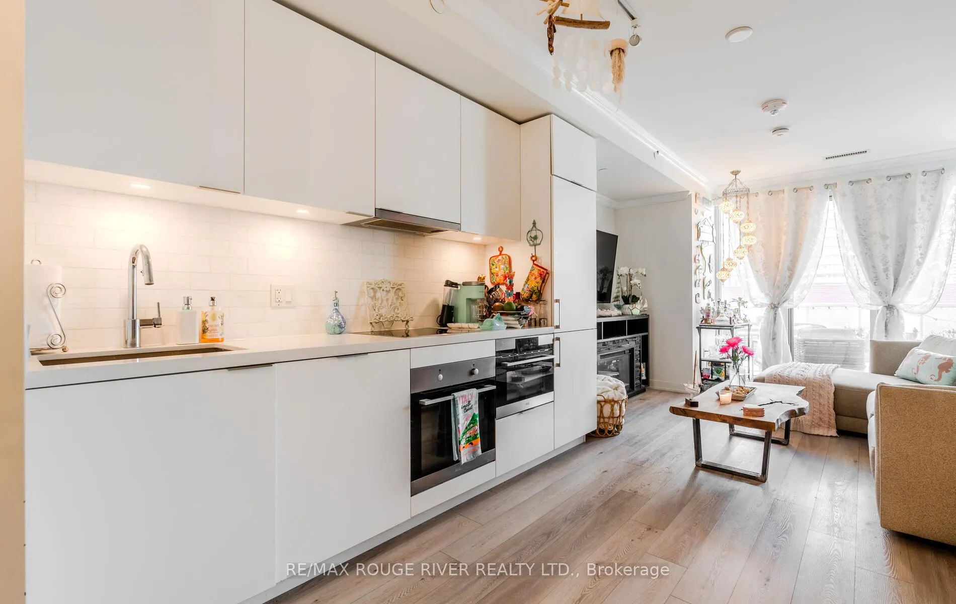 15 Queens Quay E, #921