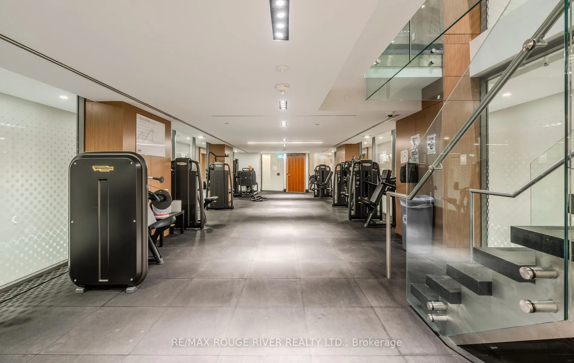 15 Queens Quay E, #921