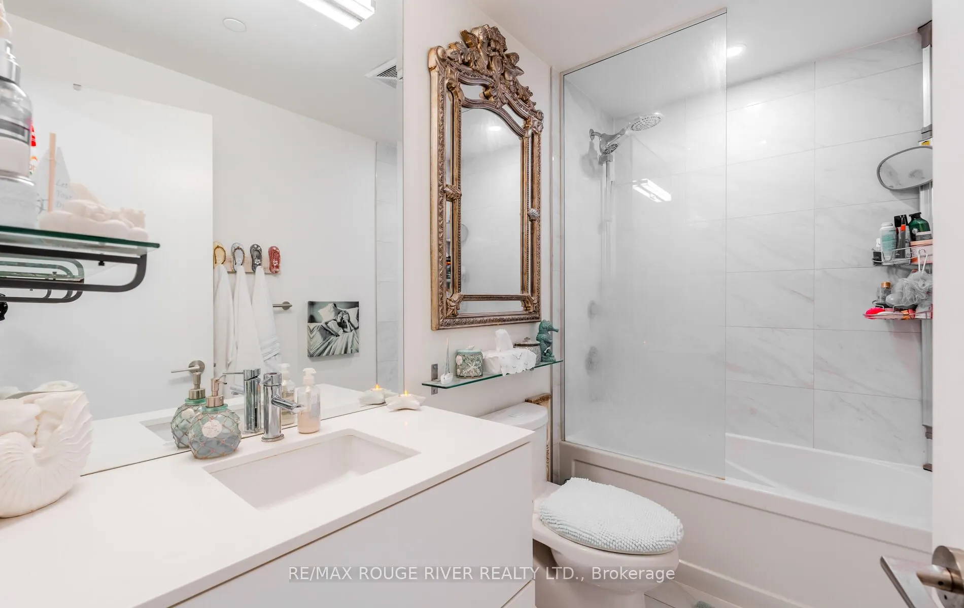 15 Queens Quay E, #921