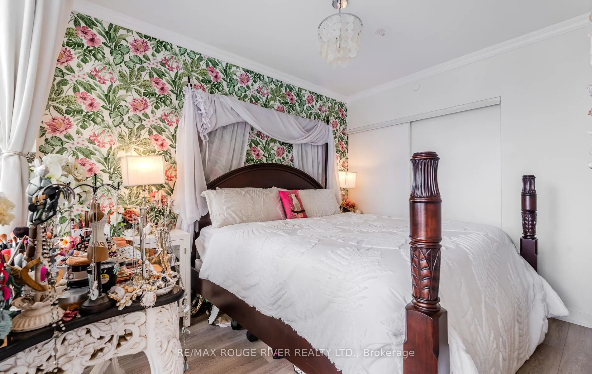 15 Queens Quay E, #921
