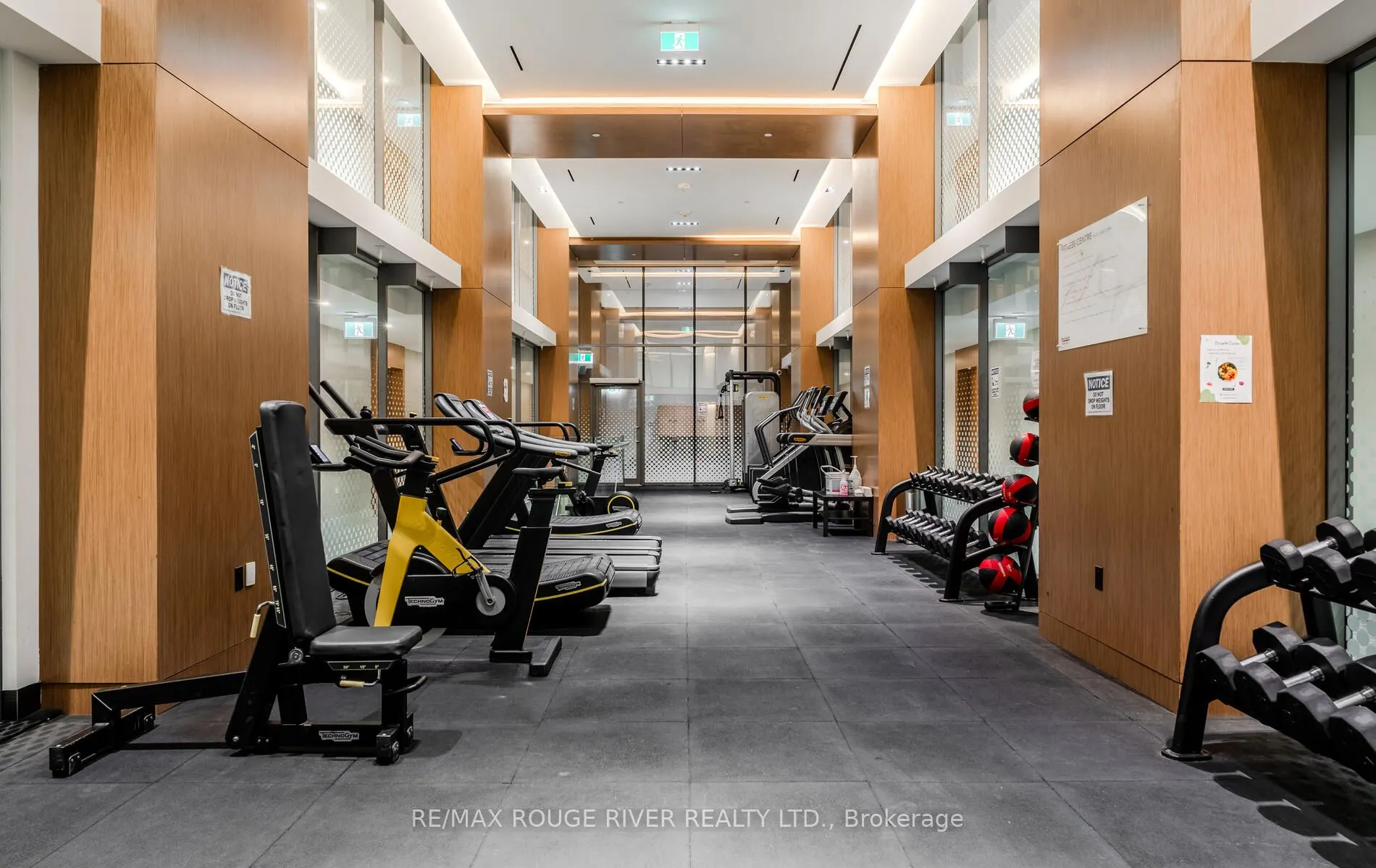 15 Queens Quay E, #921