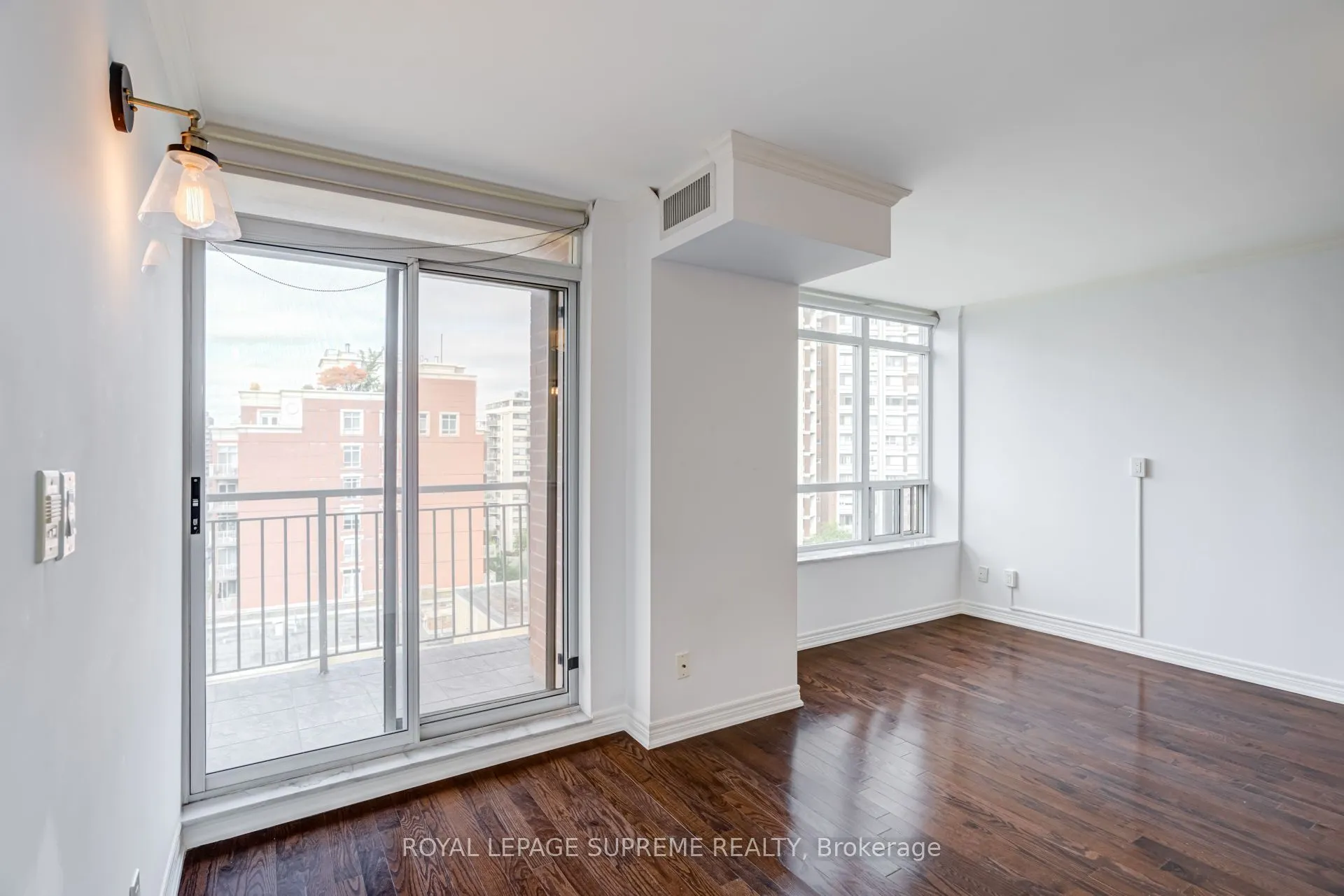 60 St Clair Avenue W, #1107