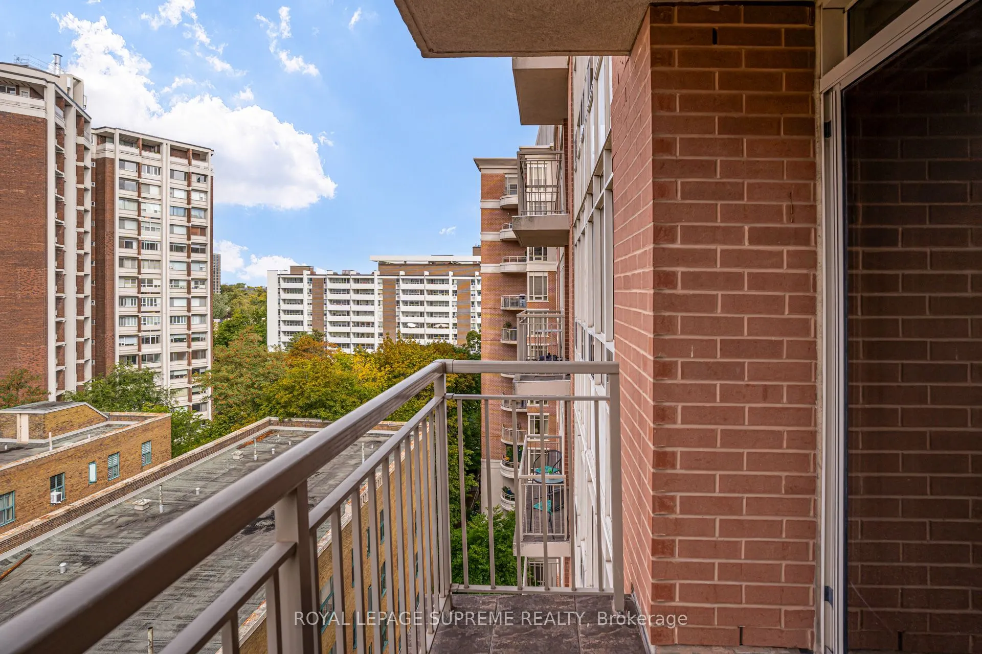 60 St Clair Avenue W, #1107