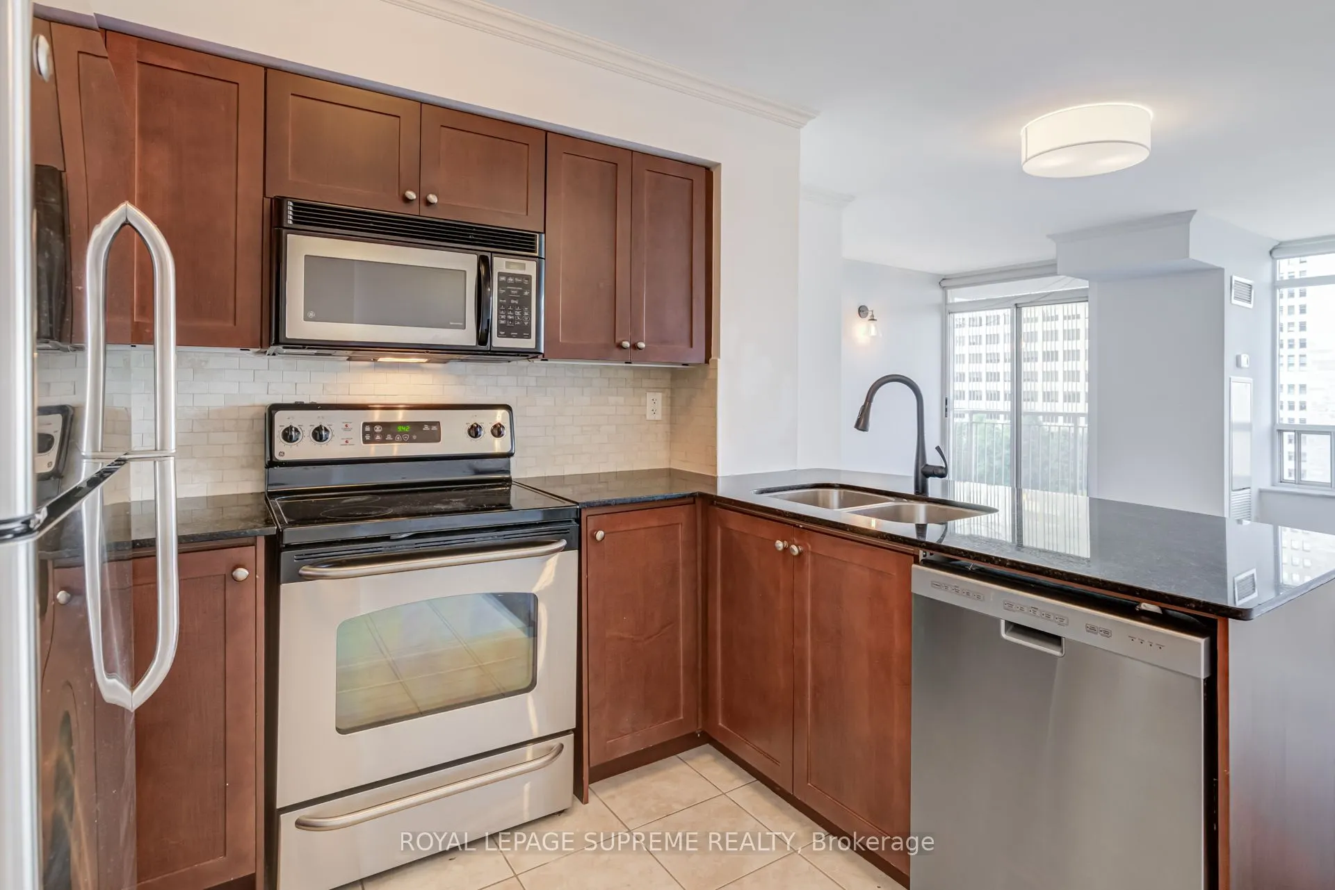 60 St Clair Avenue W, #1107