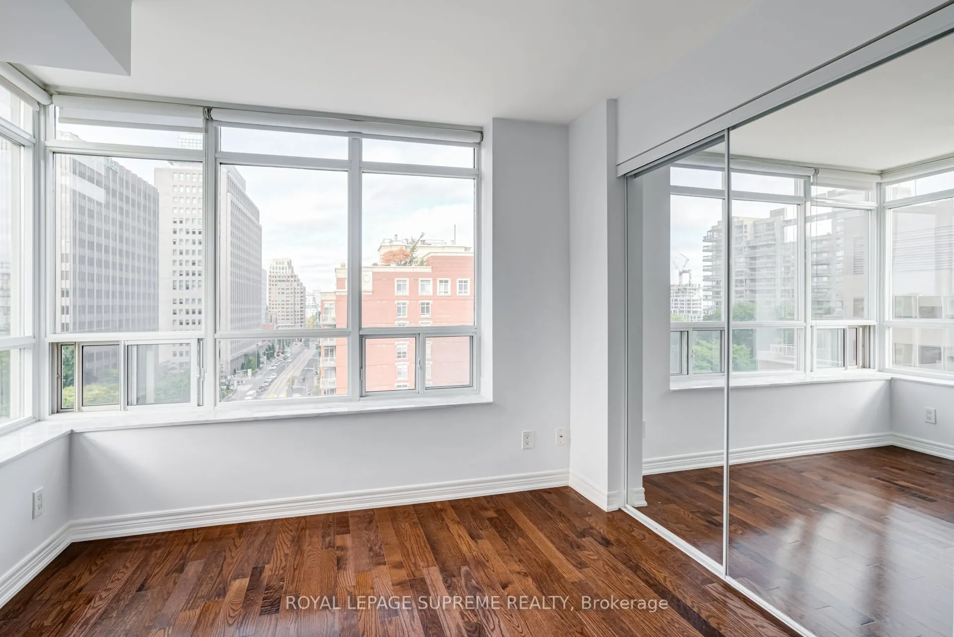 60 St Clair Avenue W, #1107