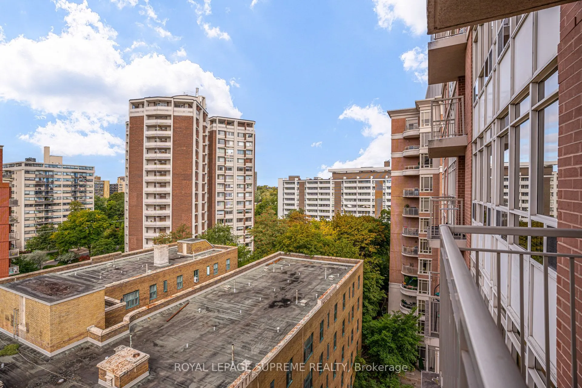 60 St Clair Avenue W, #1107