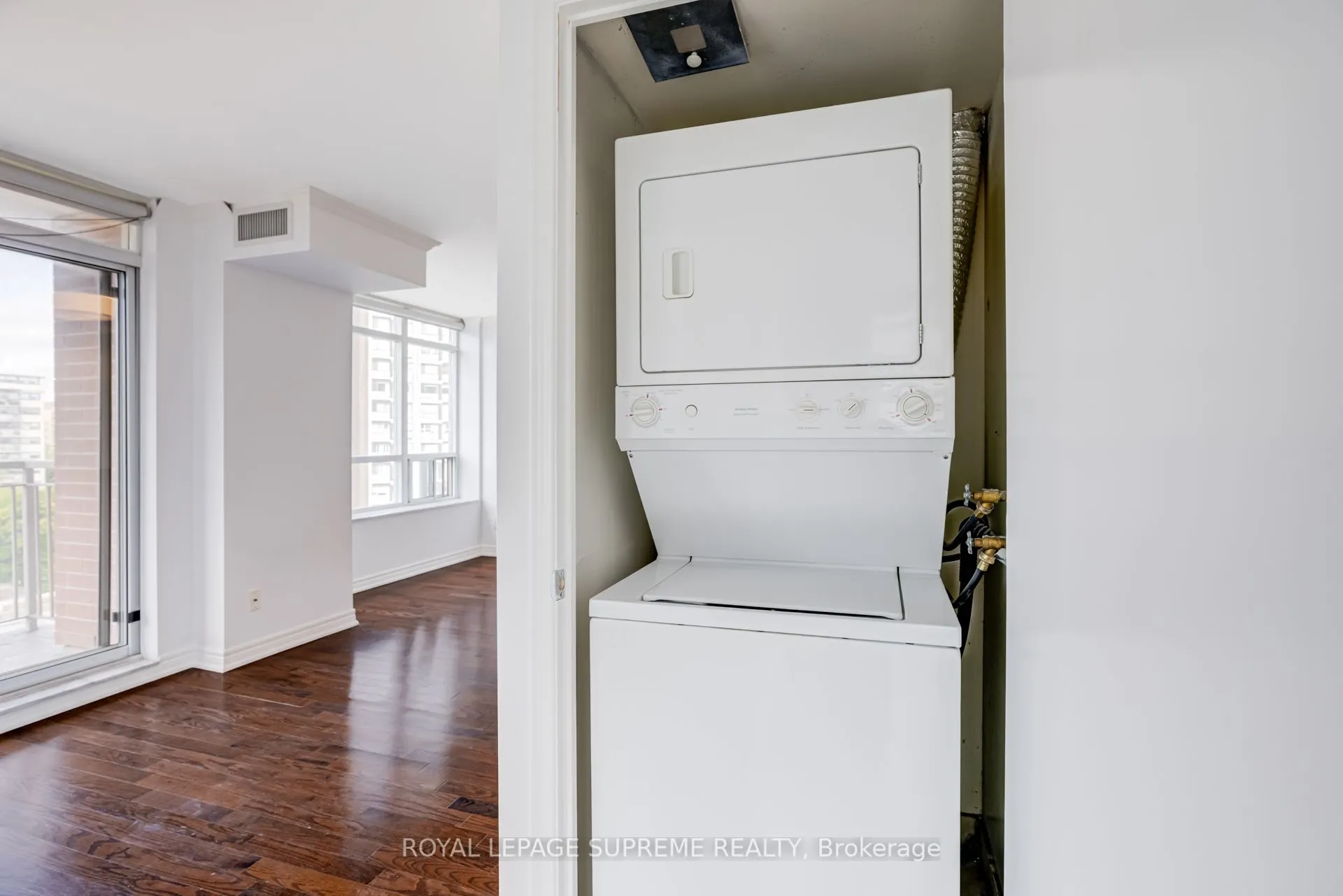 60 St Clair Avenue W, #1107