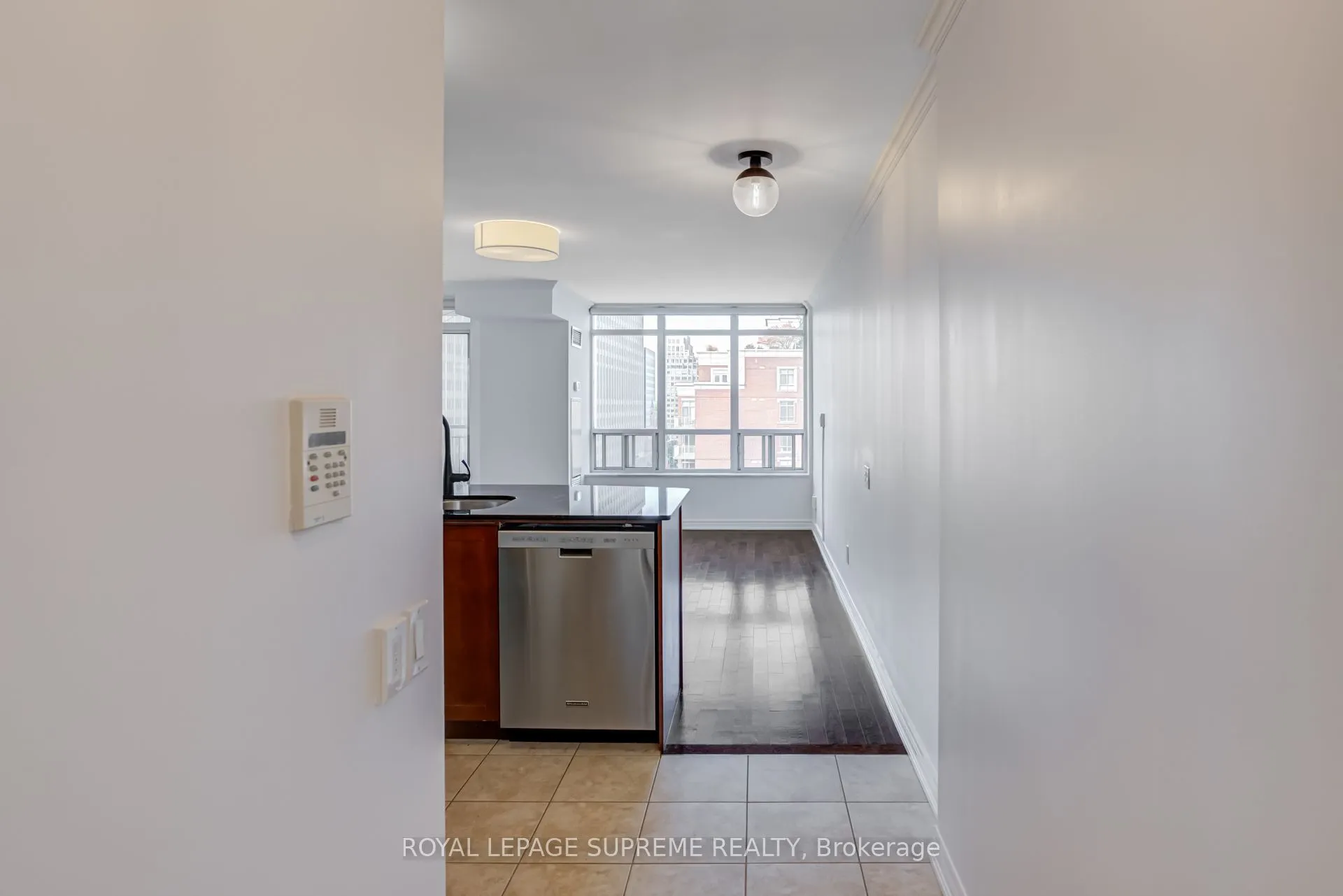 60 St Clair Avenue W, #1107