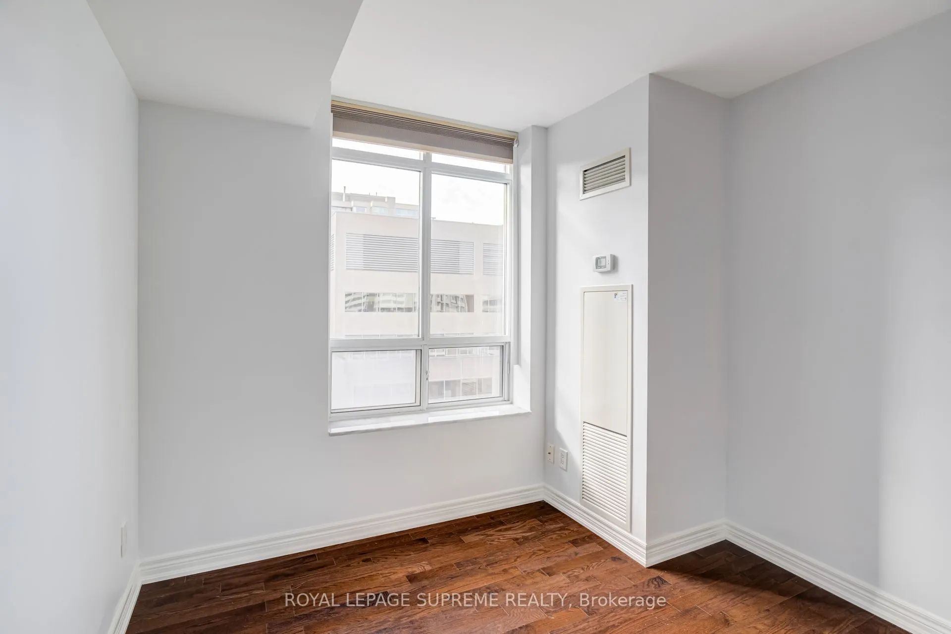 60 St Clair Avenue W, #1107