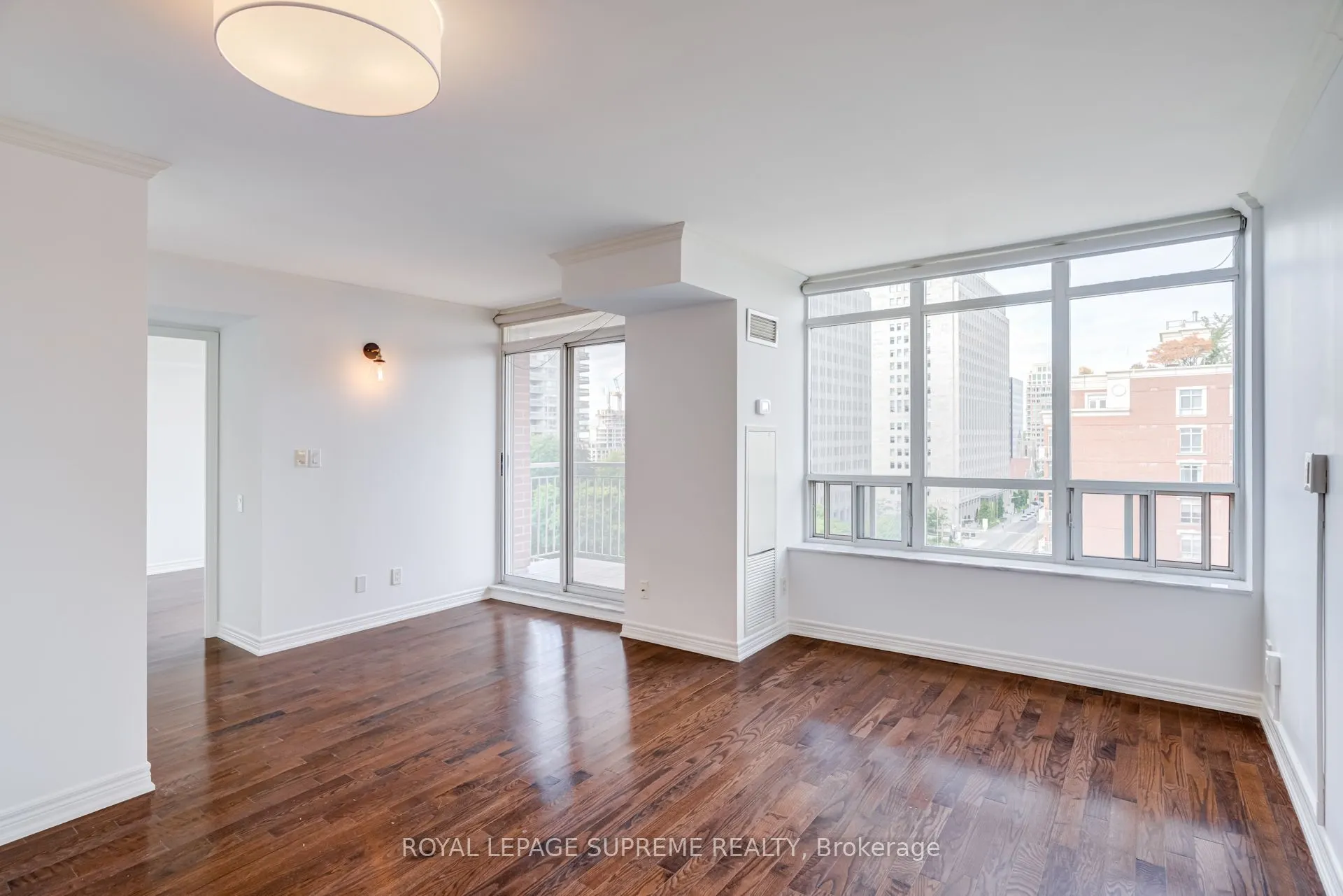 60 St Clair Avenue W, #1107