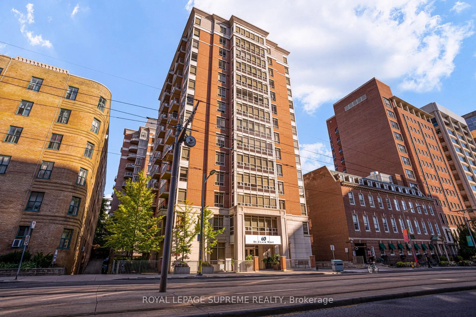 60 St Clair Avenue W, #1107