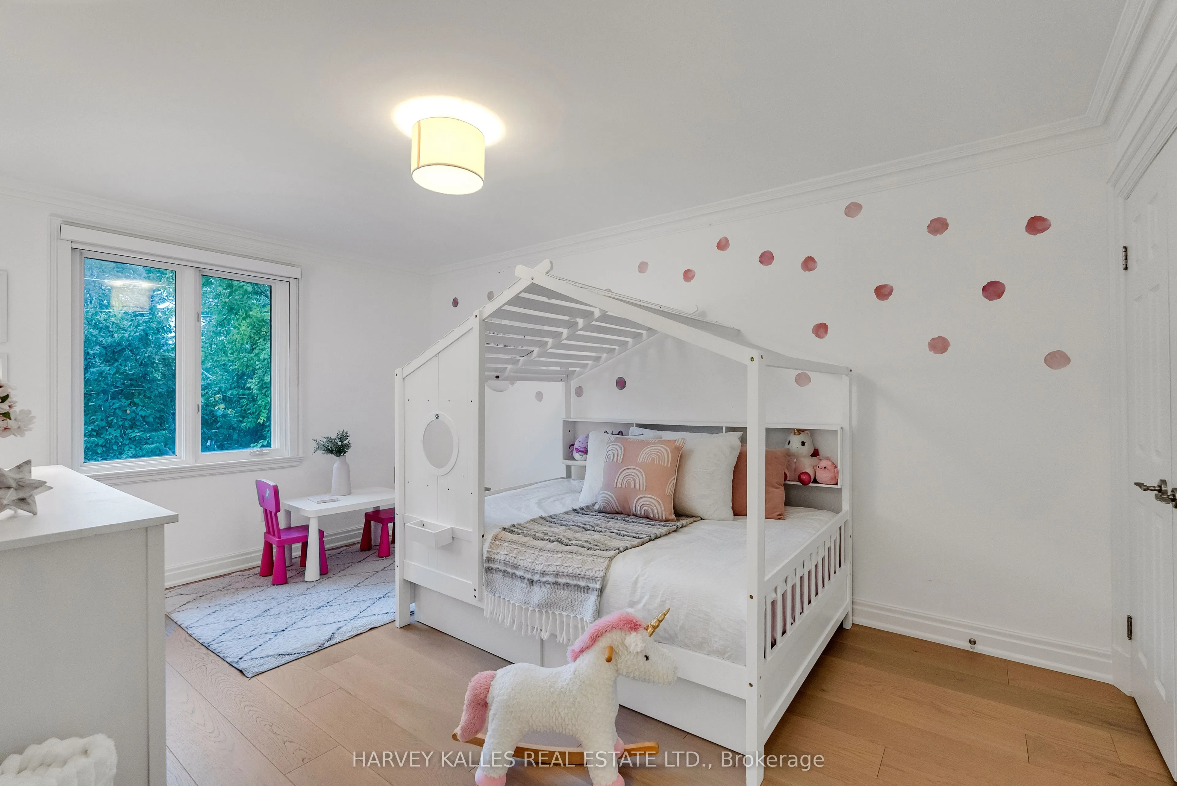 687 Soudan Avenue