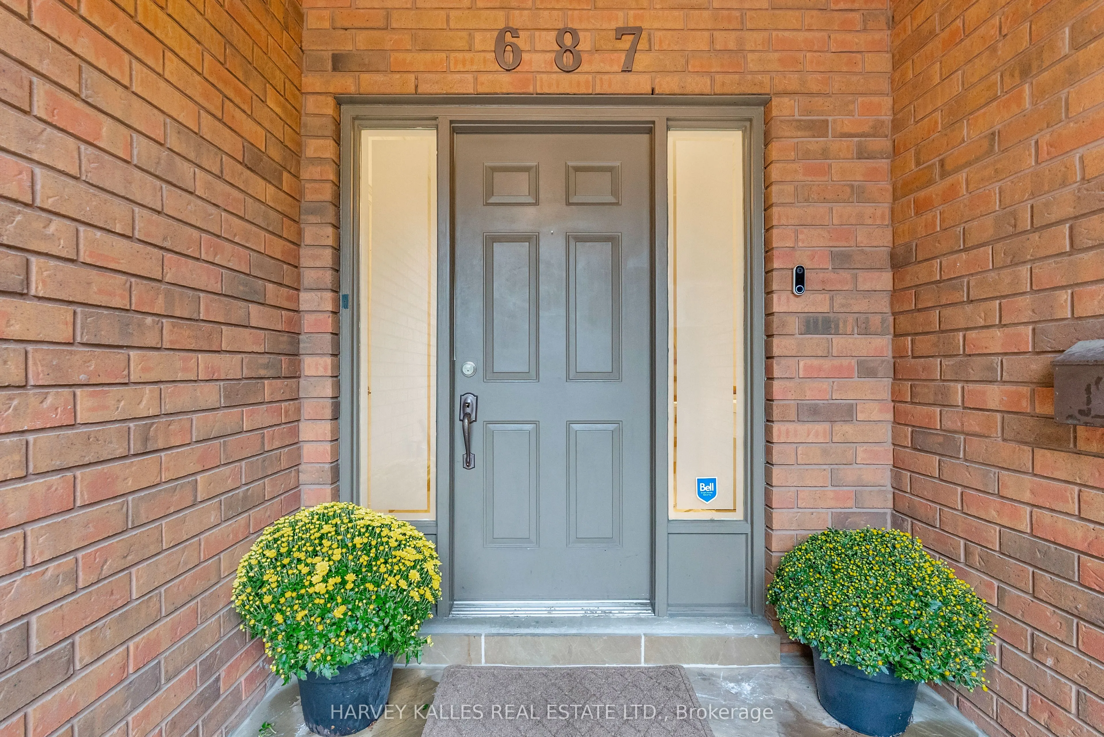 687 Soudan Avenue